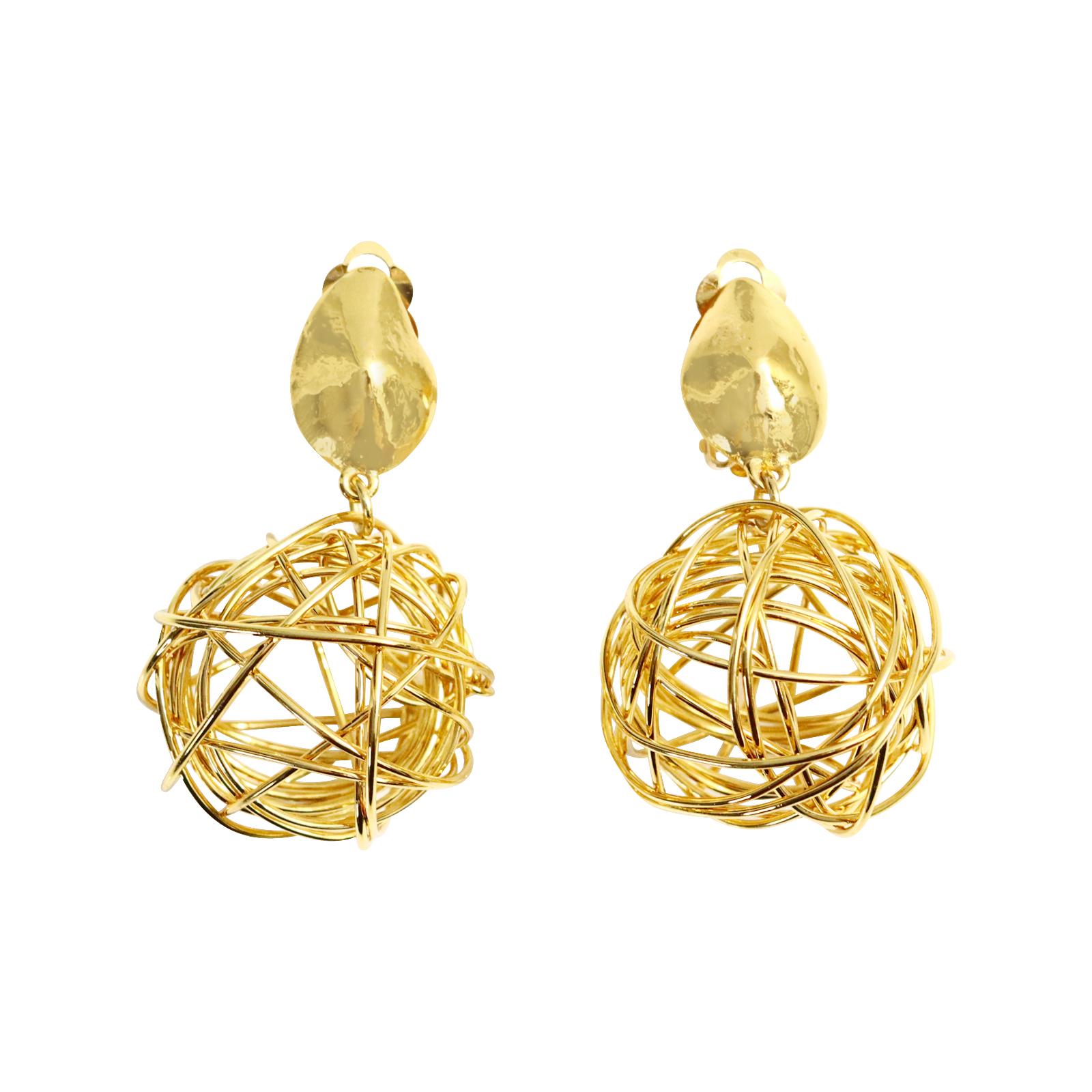 Pendientes vintage Cecile Jeanne de bola redonda de alambre doradoCirca años 90 Artista