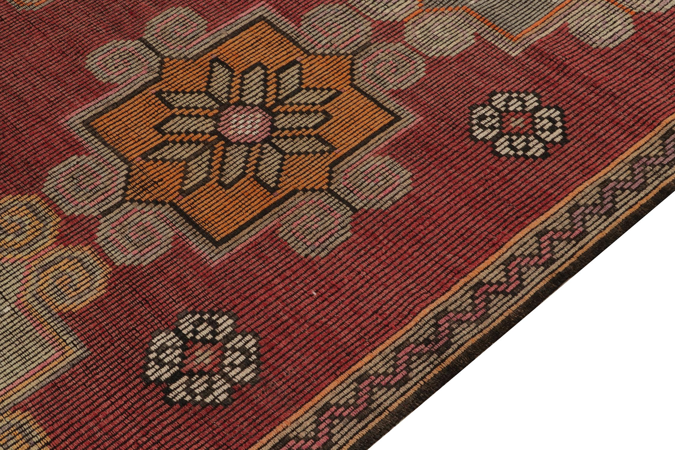 Vintage-Kelimteppich im roten, braunen Stammesmuster mit geometrischem Blumenmuster von Teppich & Kelim (Handgeknüpft) im Angebot