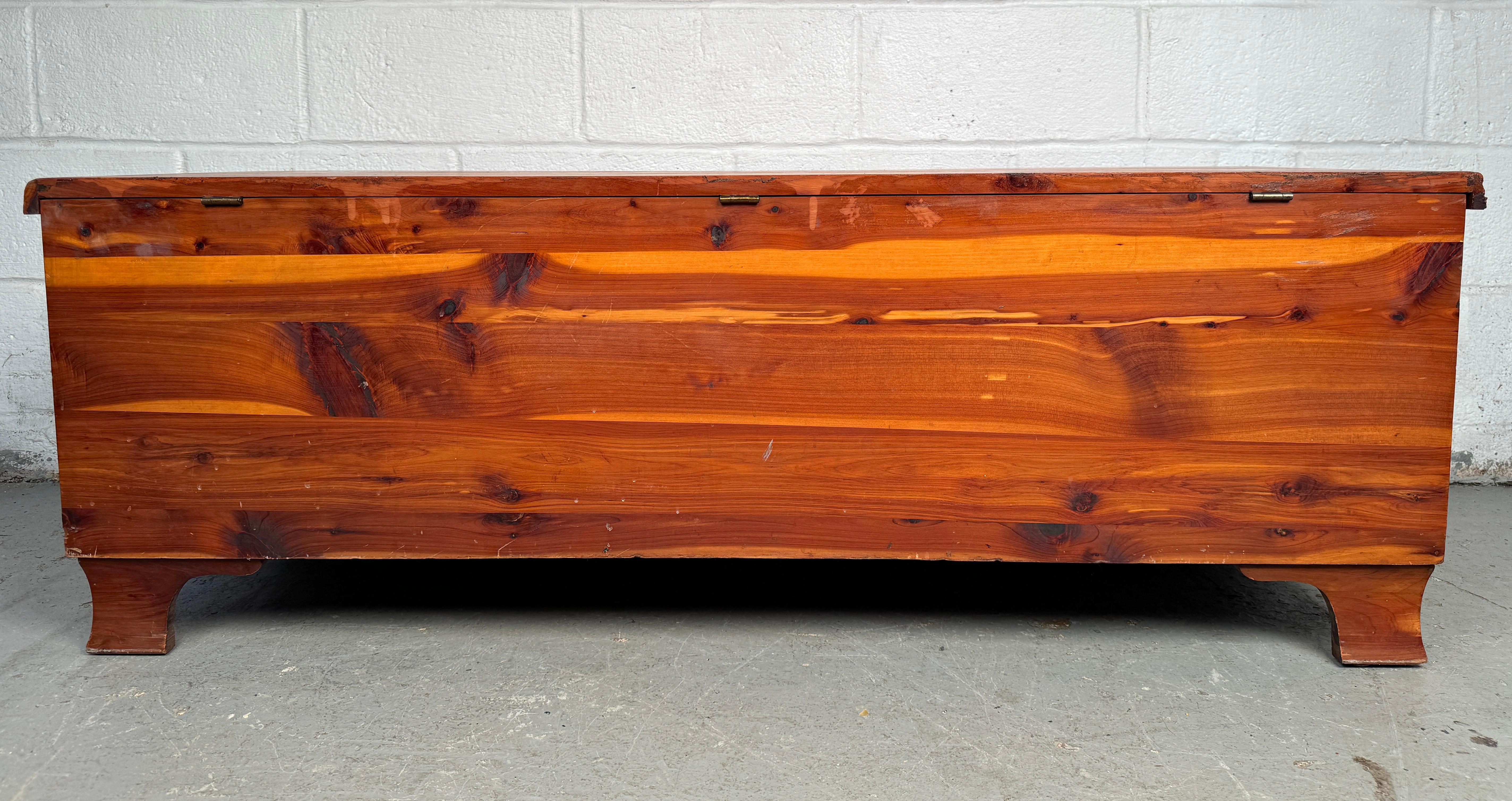 Vintage-Kommode aus Zedernholz von Lane Furniture im Angebot 14