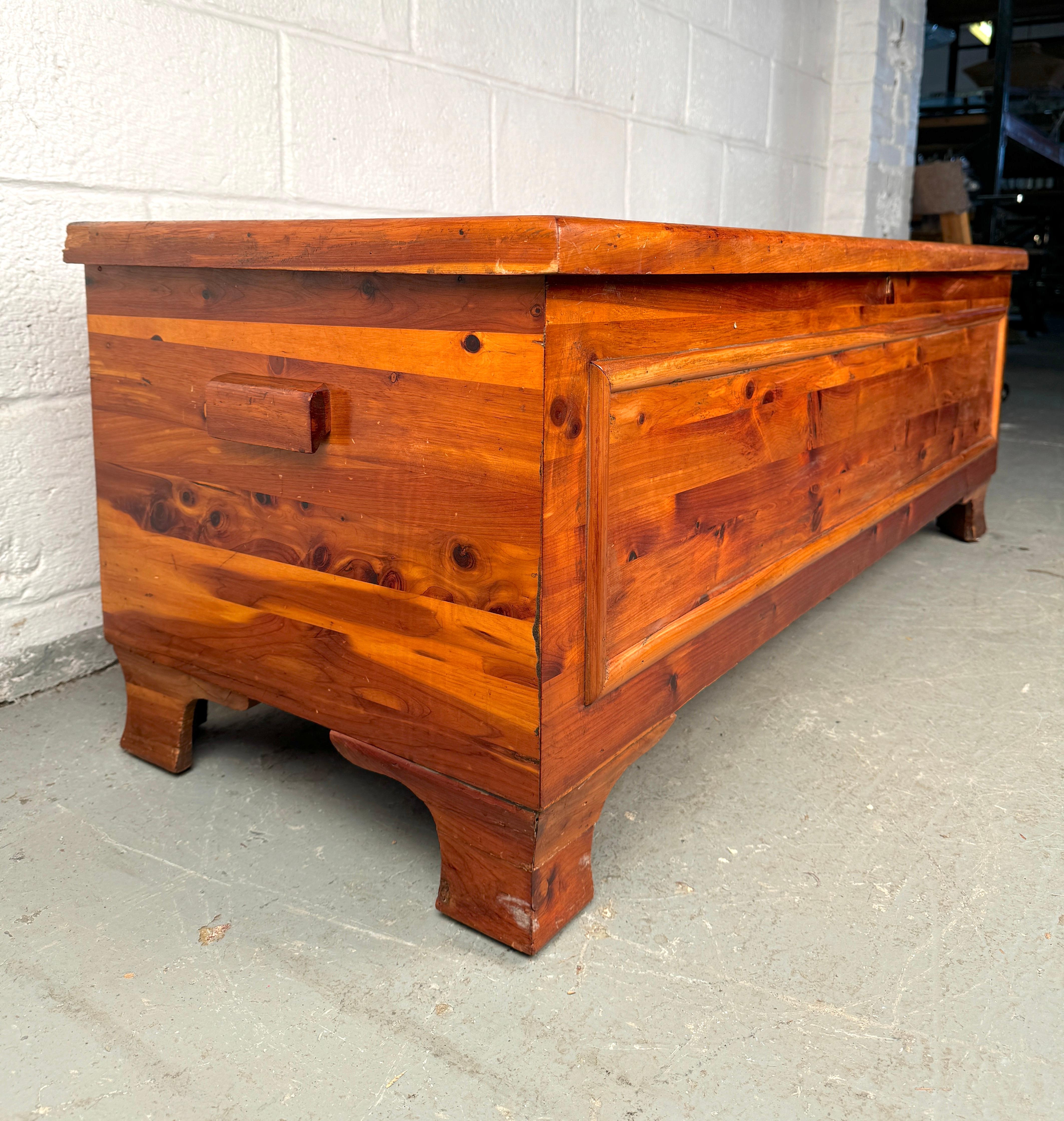 Vintage-Kommode aus Zedernholz von Lane Furniture im Angebot 2