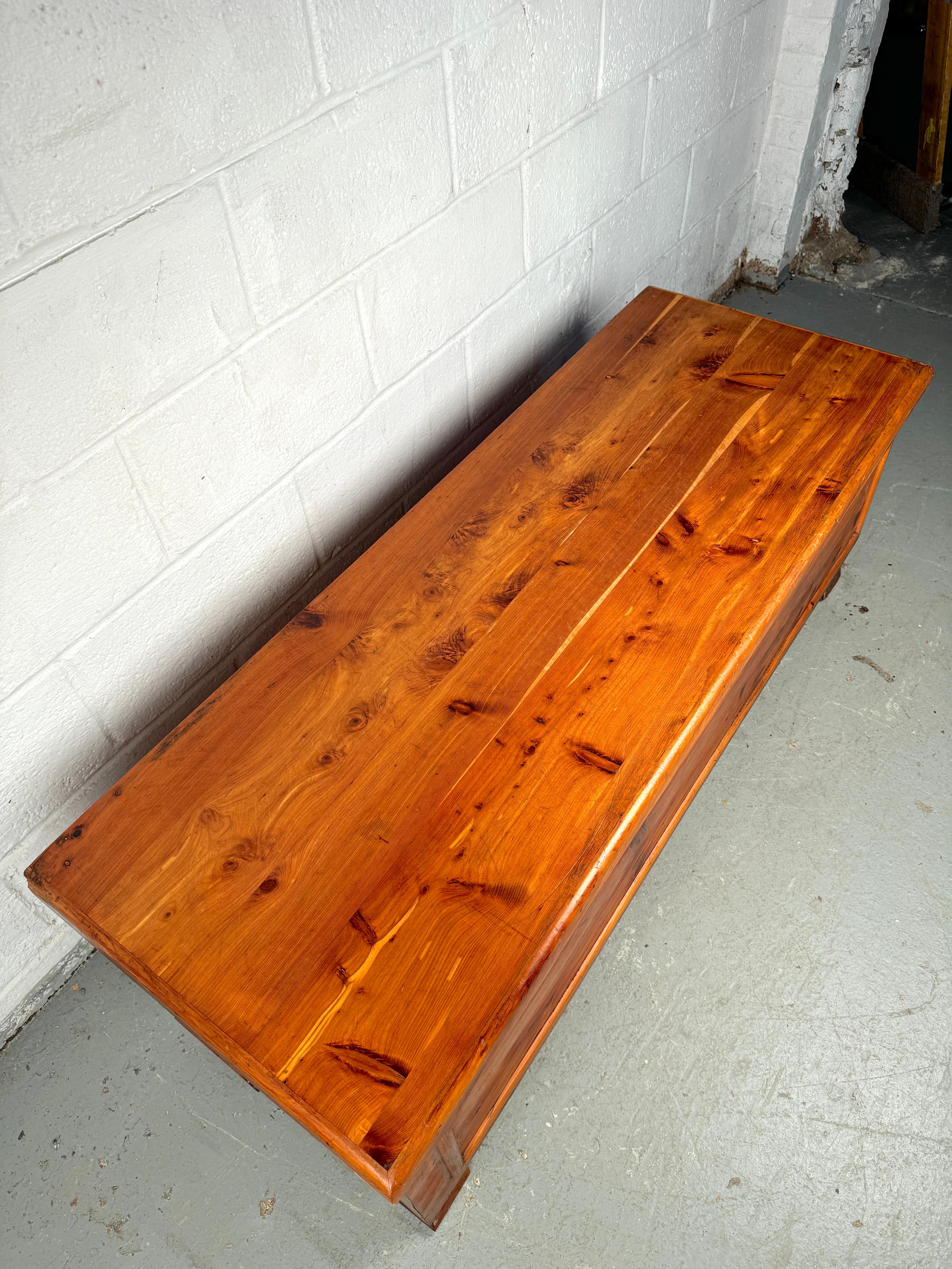 Vintage-Kommode aus Zedernholz von Lane Furniture im Angebot 4