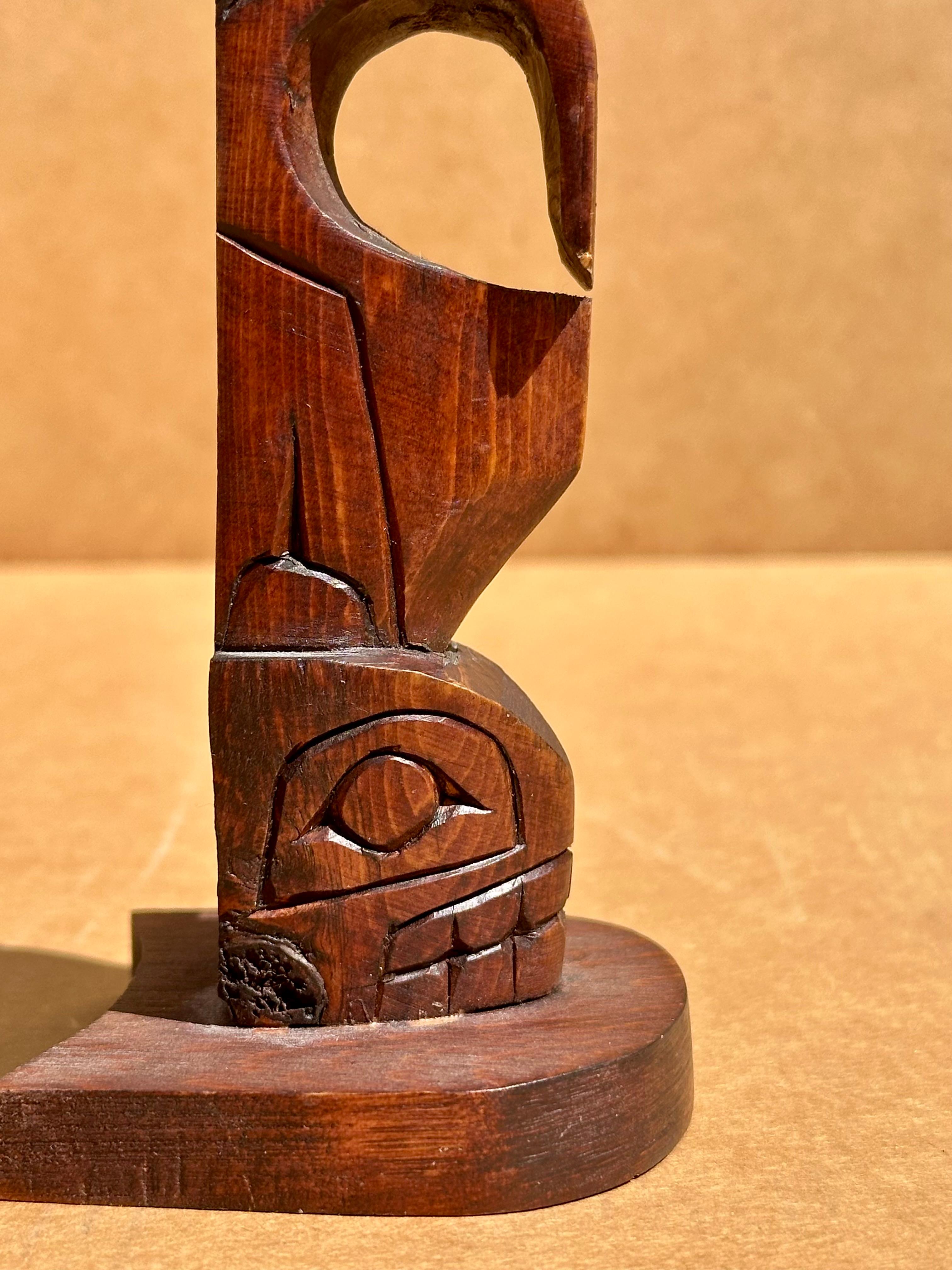 Vintage Cedar Wood Totem Kwakiutl Eagle. im Angebot 3