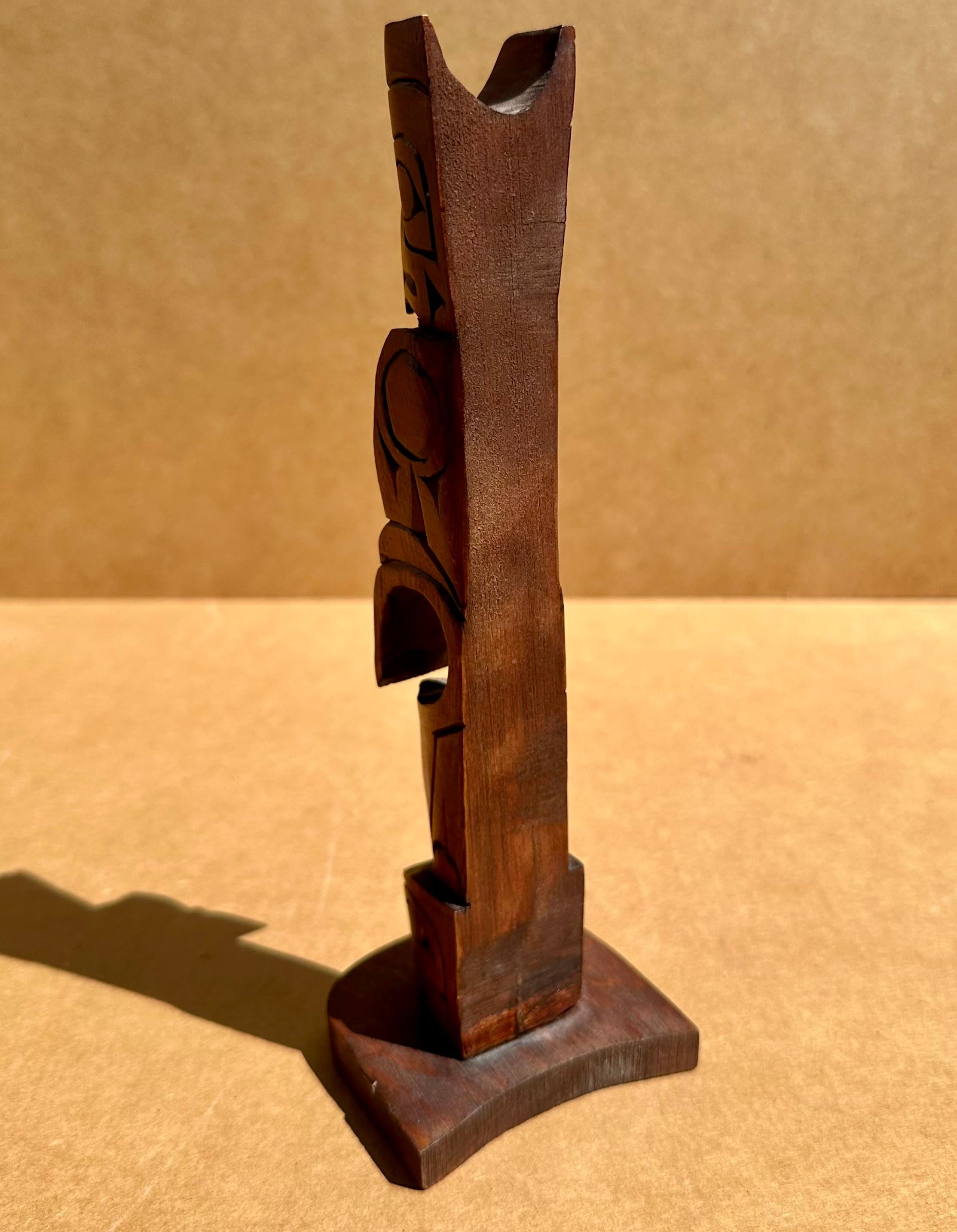 Vintage Cedar Wood Totem Kwakiutl Eagle. im Angebot 1