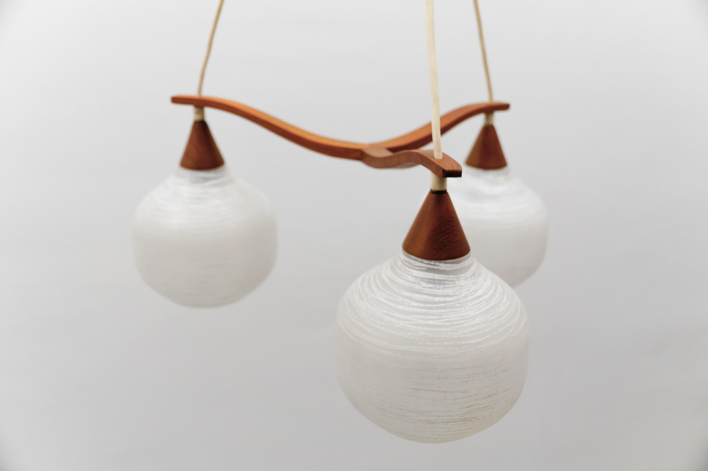 Lampada da soffitto vintage di Uno & Östen Kristiansson per Luxus, Svezia anni '50 in vendita 4
