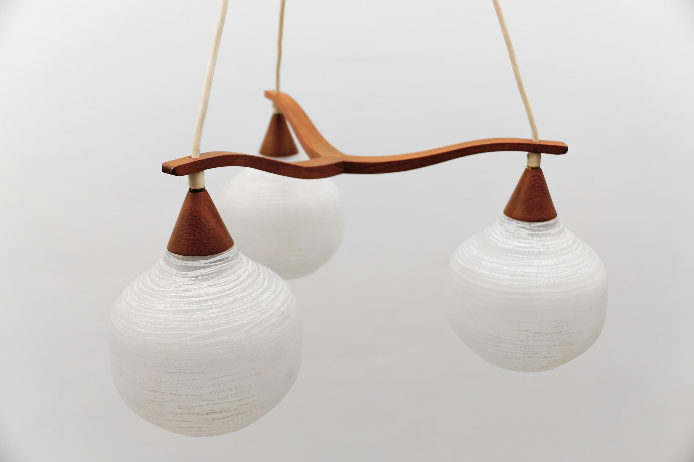 Lampada da soffitto vintage di Uno & Östen Kristiansson per Luxus, Svezia anni '50 in vendita 6