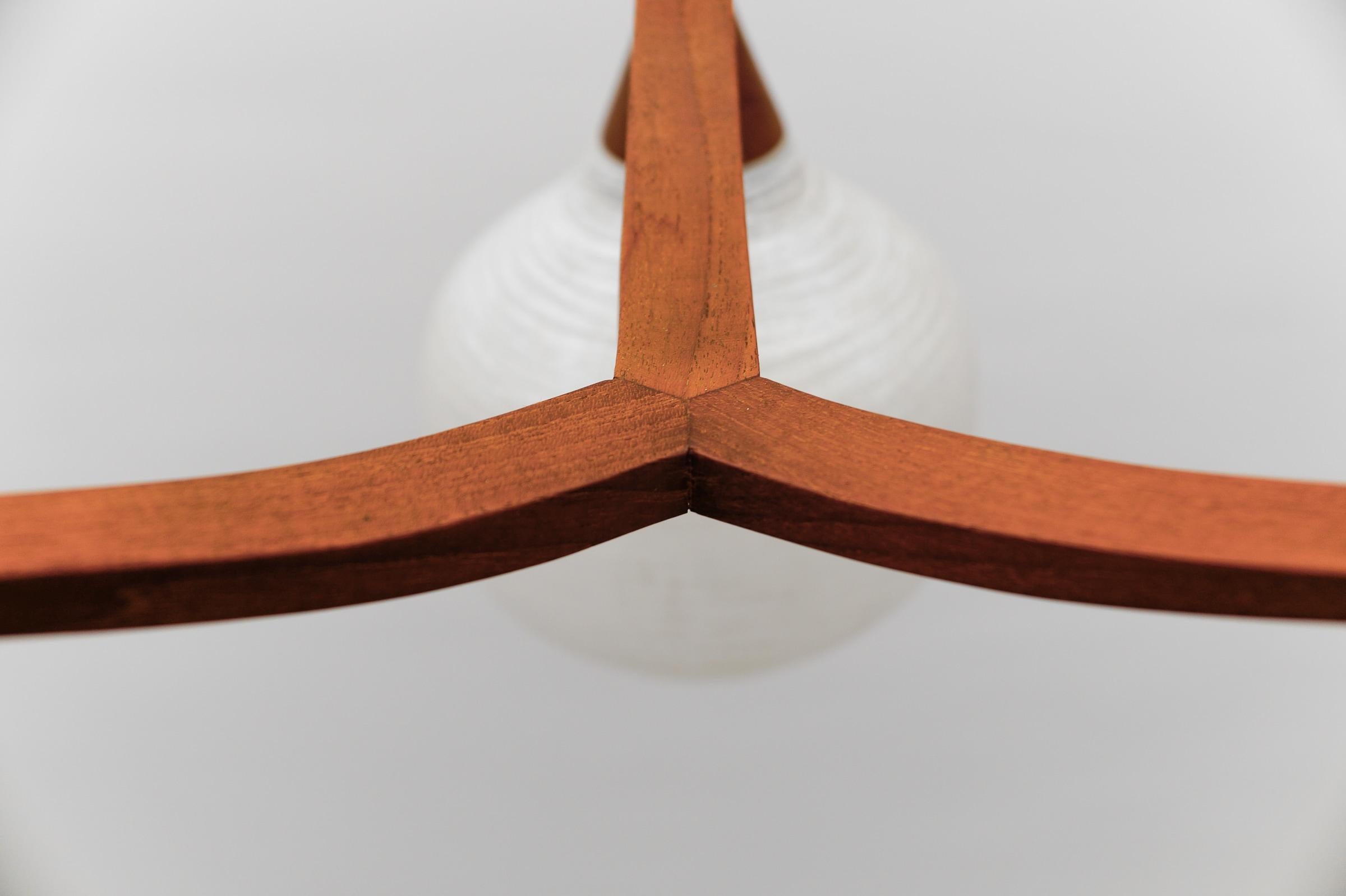 Lampada da soffitto vintage di Uno & Östen Kristiansson per Luxus, Svezia anni '50 in vendita 9