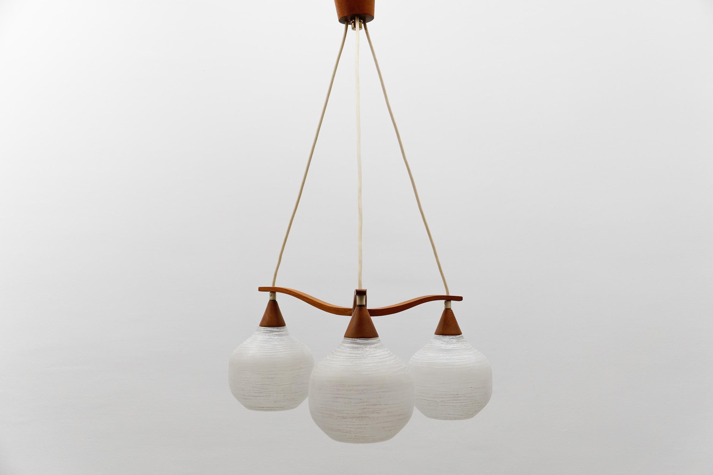 Scandinavo moderno Lampada da soffitto vintage di Uno & Östen Kristiansson per Luxus, Svezia anni '50 in vendita
