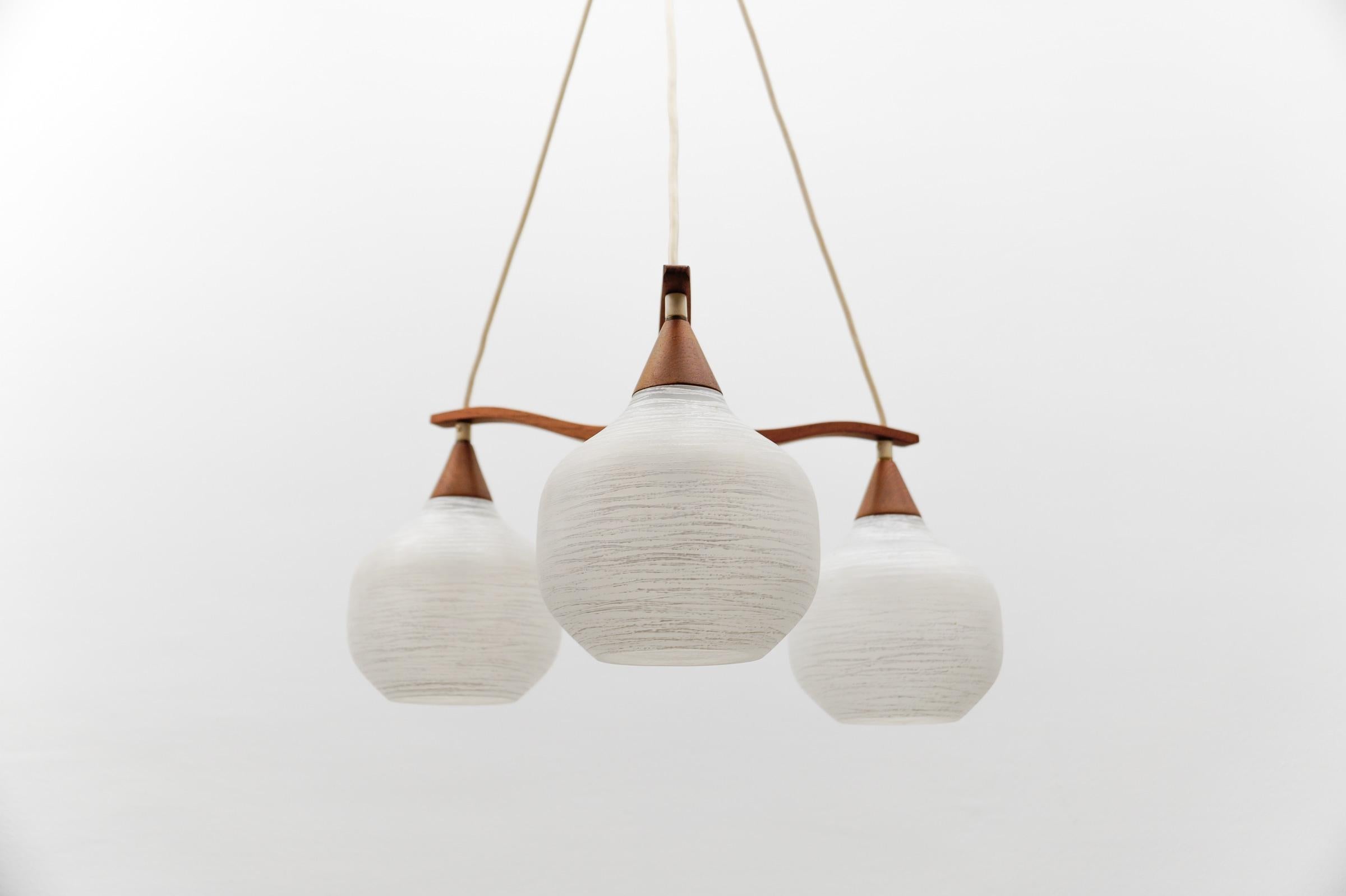 Lampada da soffitto vintage di Uno & Östen Kristiansson per Luxus, Svezia anni '50 in vendita 1
