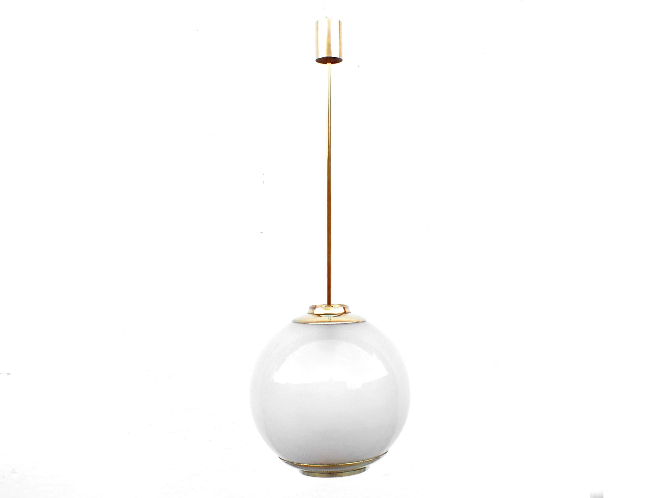 Azucena Italy prod. Luigi Caccia Dominioni design années '52 plafonnier Ls2 parfait état vintage A

la vente est pour une lampe mais sont à disposer deux lampes azucena identique mais mesure de la tige / hauteur légèrement différente ...

  mesure ;