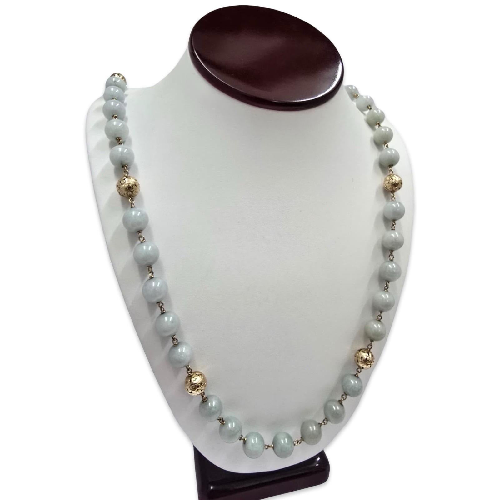 Vintage Celadon Jadeit & Hand-geschnitzt 14K Gold Filigran Perle Halskette 26 Zoll im Zustand „Hervorragend“ im Angebot in Miami, FL