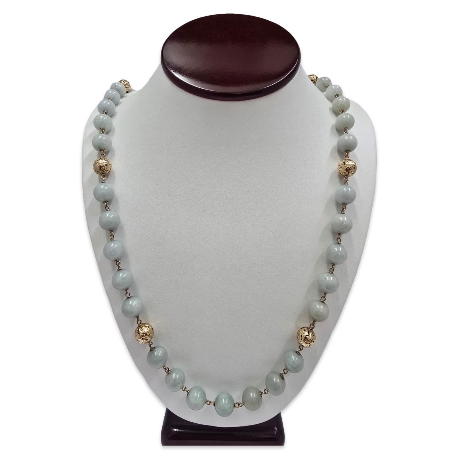 Vintage Celadon Jadeit & Hand-geschnitzt 14K Gold Filigran Perle Halskette 26 Zoll für Damen oder Herren im Angebot