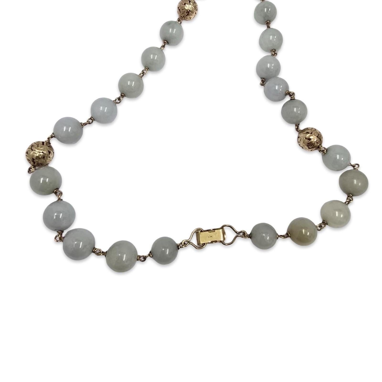 Vintage Celadon Jadeit & Hand-geschnitzt 14K Gold Filigran Perle Halskette 26 Zoll im Angebot 1
