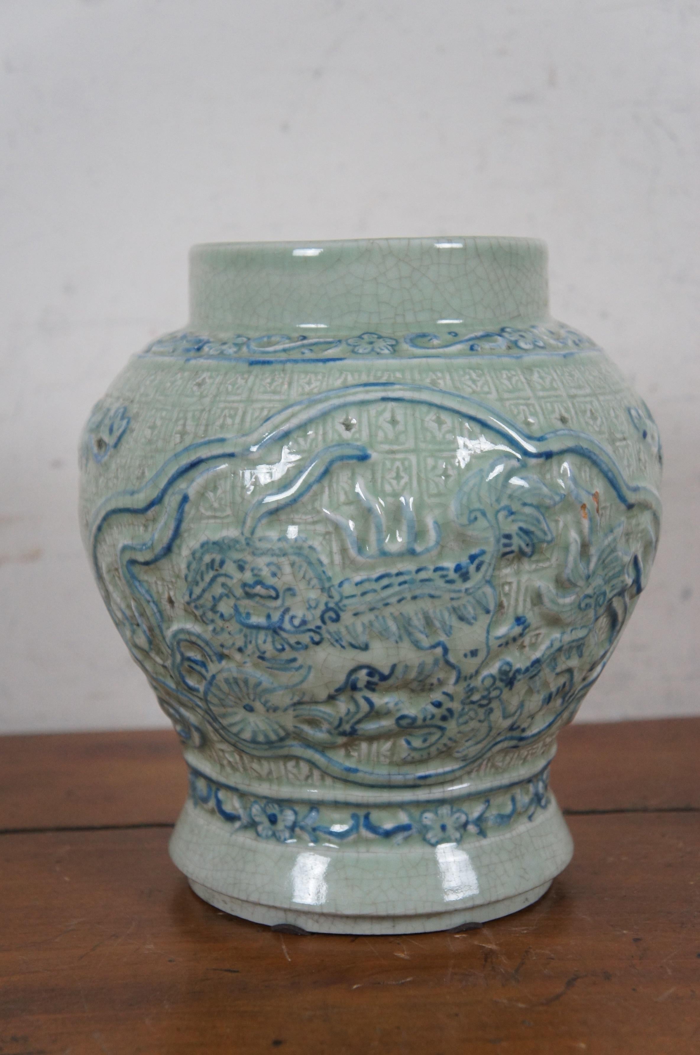 Vintage Celadon Porcelain Crackle Glaze Ginger Jar Fu Dog Mantel Urn Vase 11