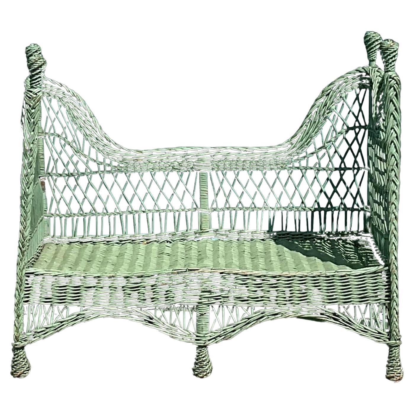 Viktorianisches Celadon-Sessel aus gewebtem Rattan mit hoher Rückenlehne, Vintage