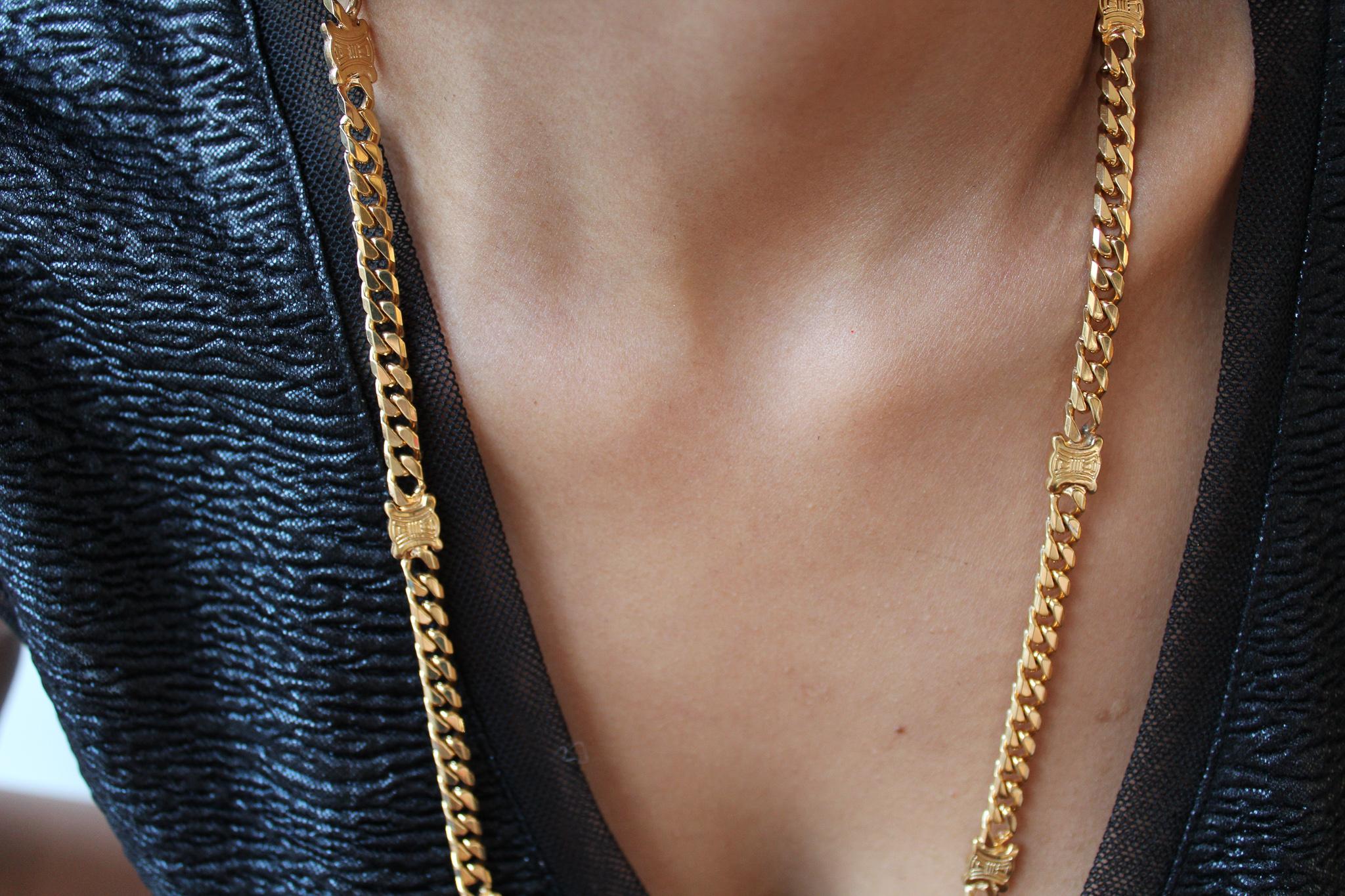 Celine Vintage 1980s Necklace

A super cool long chunky chain from the Celine 80s archive.  Made in Italy in the 1980s, this chunky curb chain is crafted from high quality gold plated metal and features the iconic 