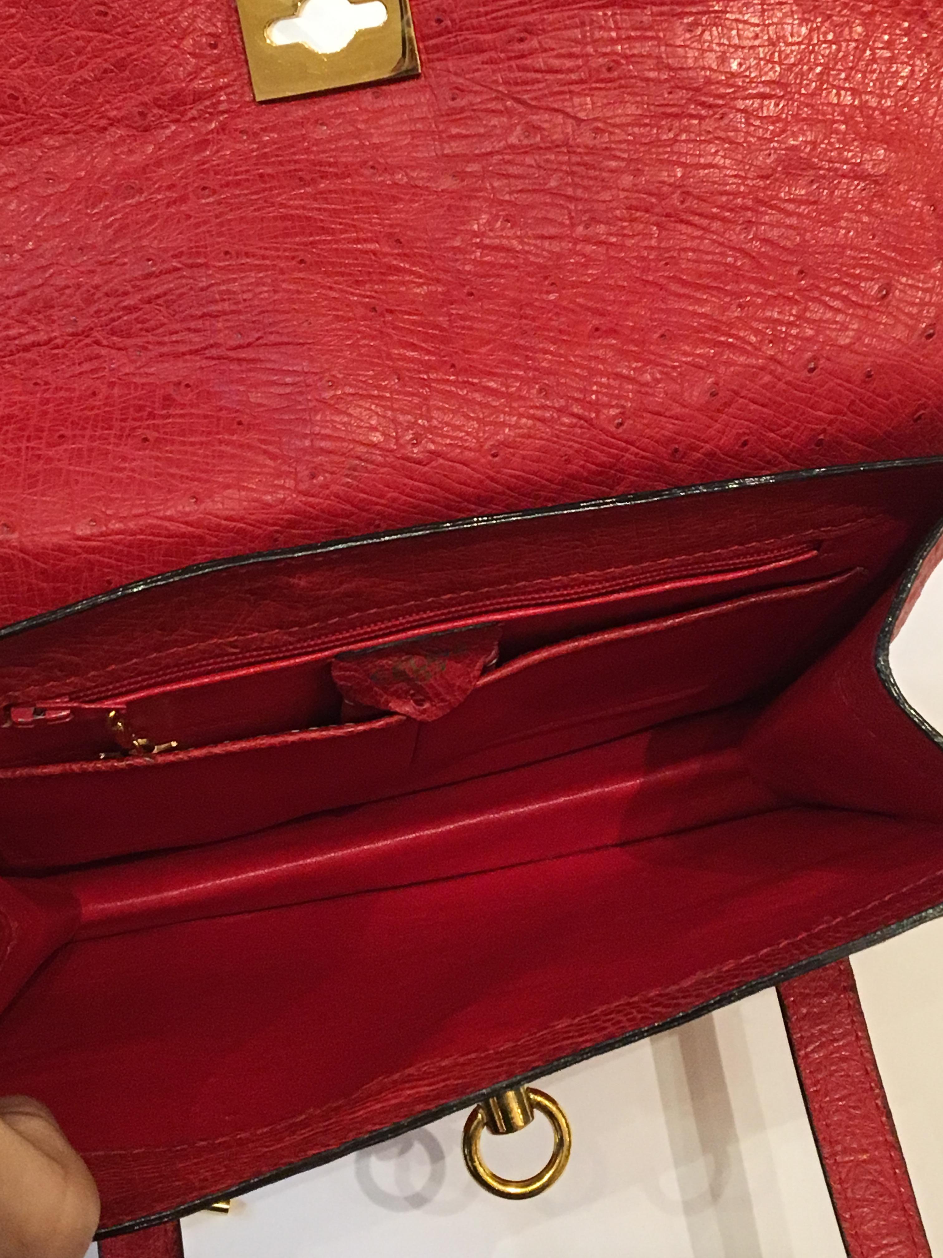 Vintage Celine Red Ostrich bag with golden hardware. In Good Condition In Paris, FR