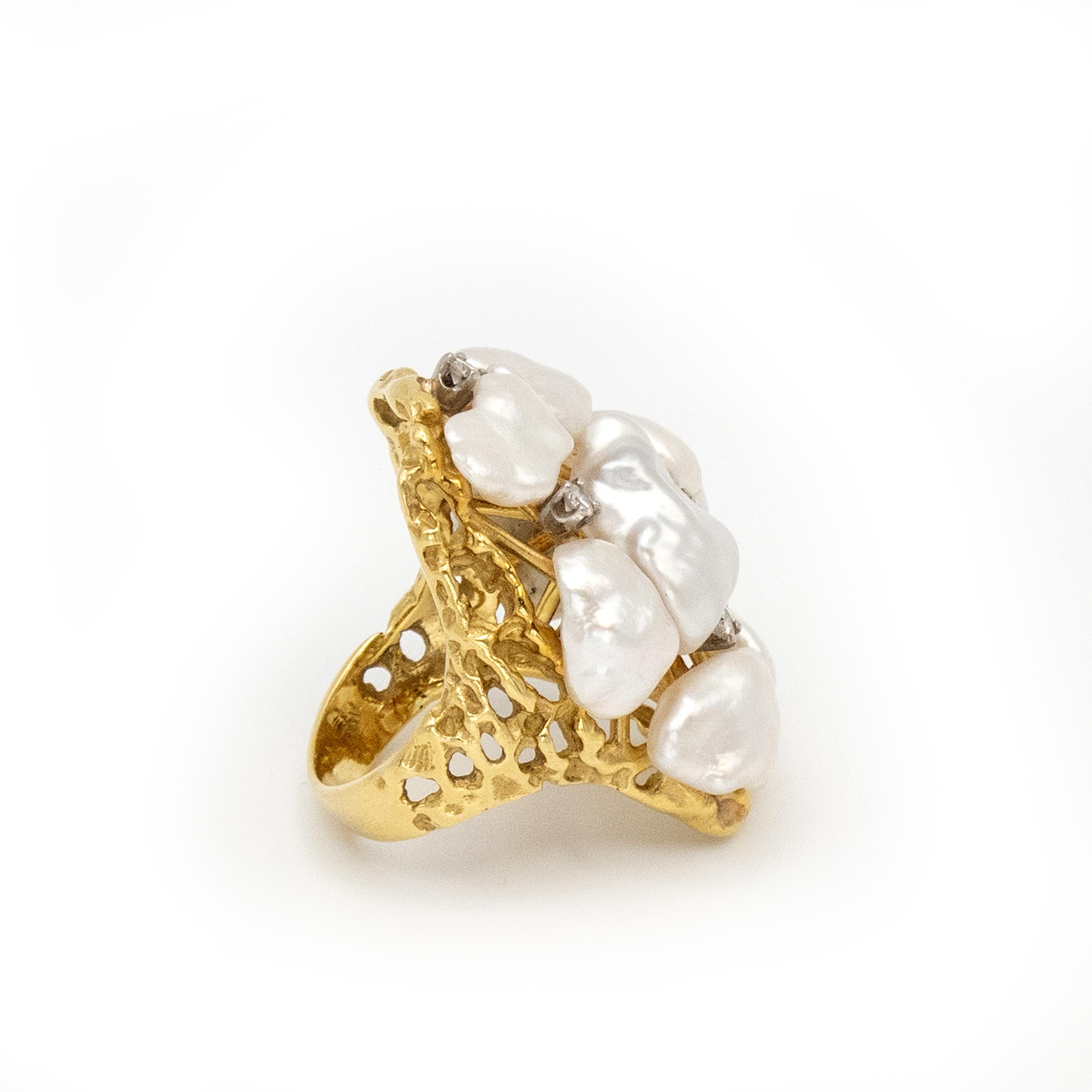 Taille brillant Vintage CELLINO 18K Diamond Baroque Pearl Cocktail Ring en vente