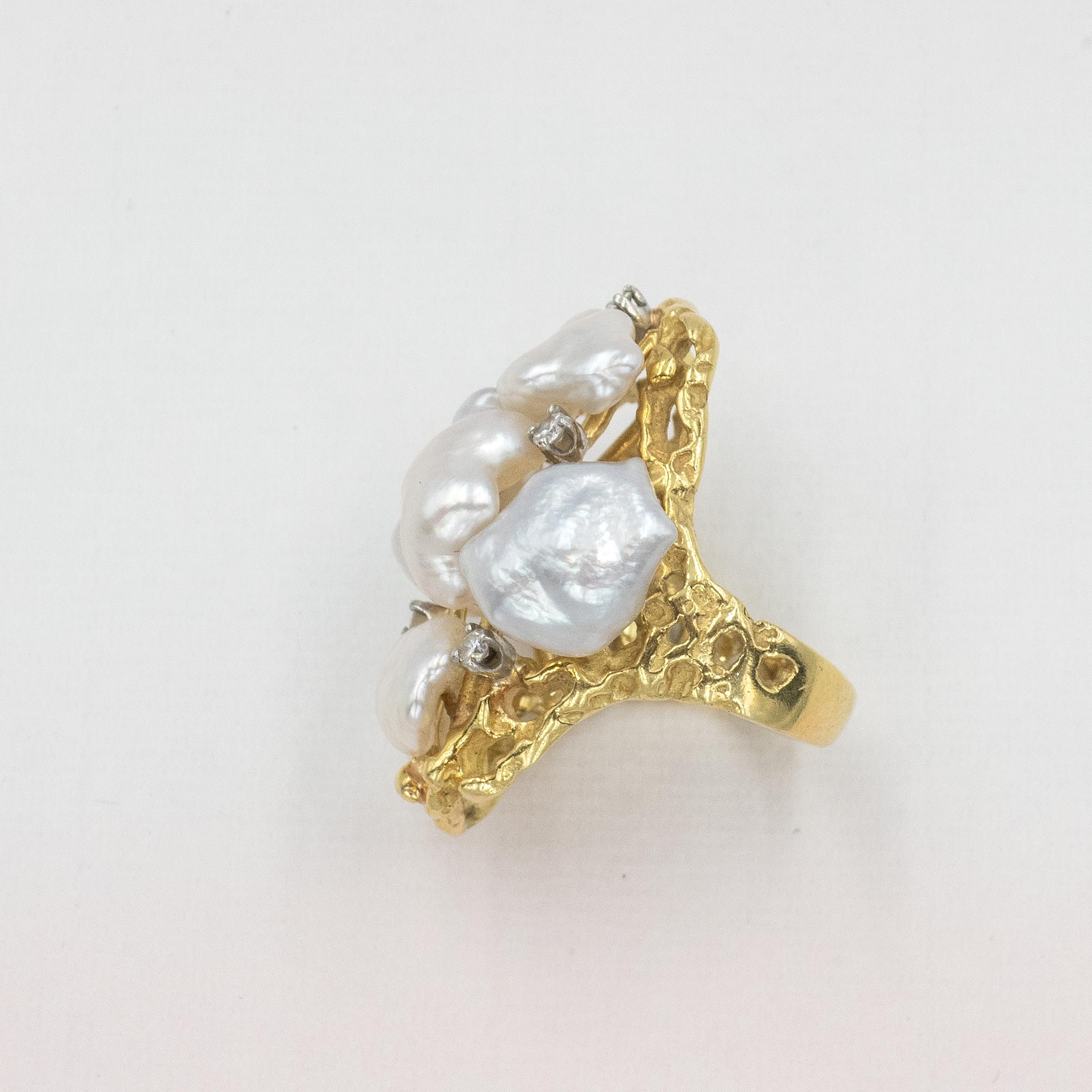 Vintage CELLINO 18K Diamond Baroque Pearl Cocktail Ring Bon état - En vente à New York, NY