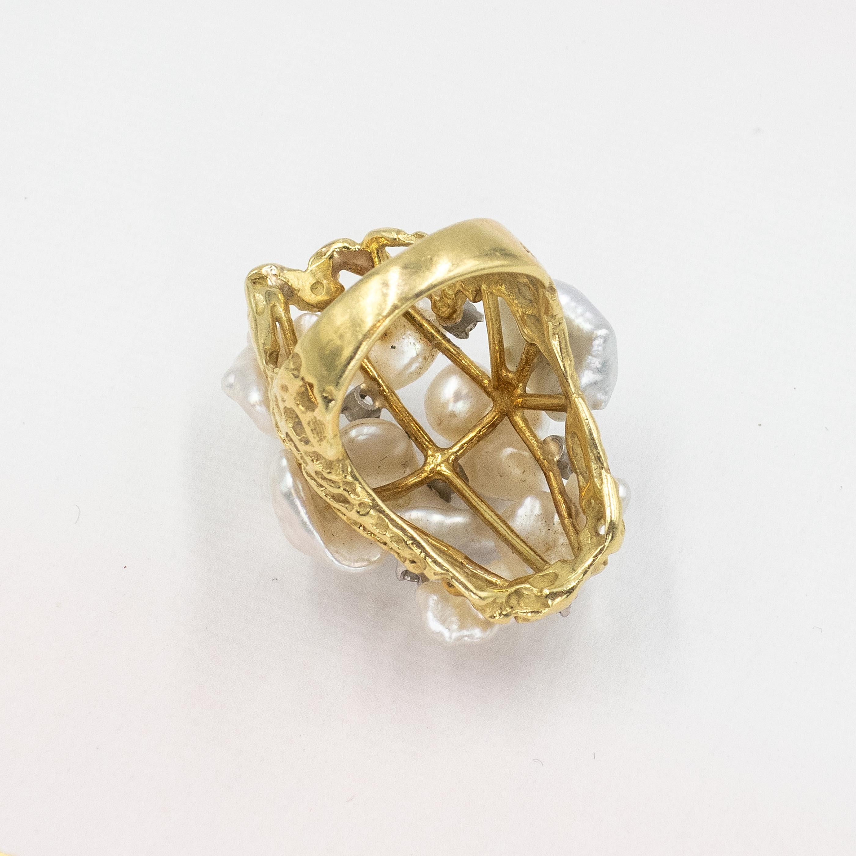 Vintage CELLINO 18K Diamond Baroque Pearl Cocktail Ring en vente 2