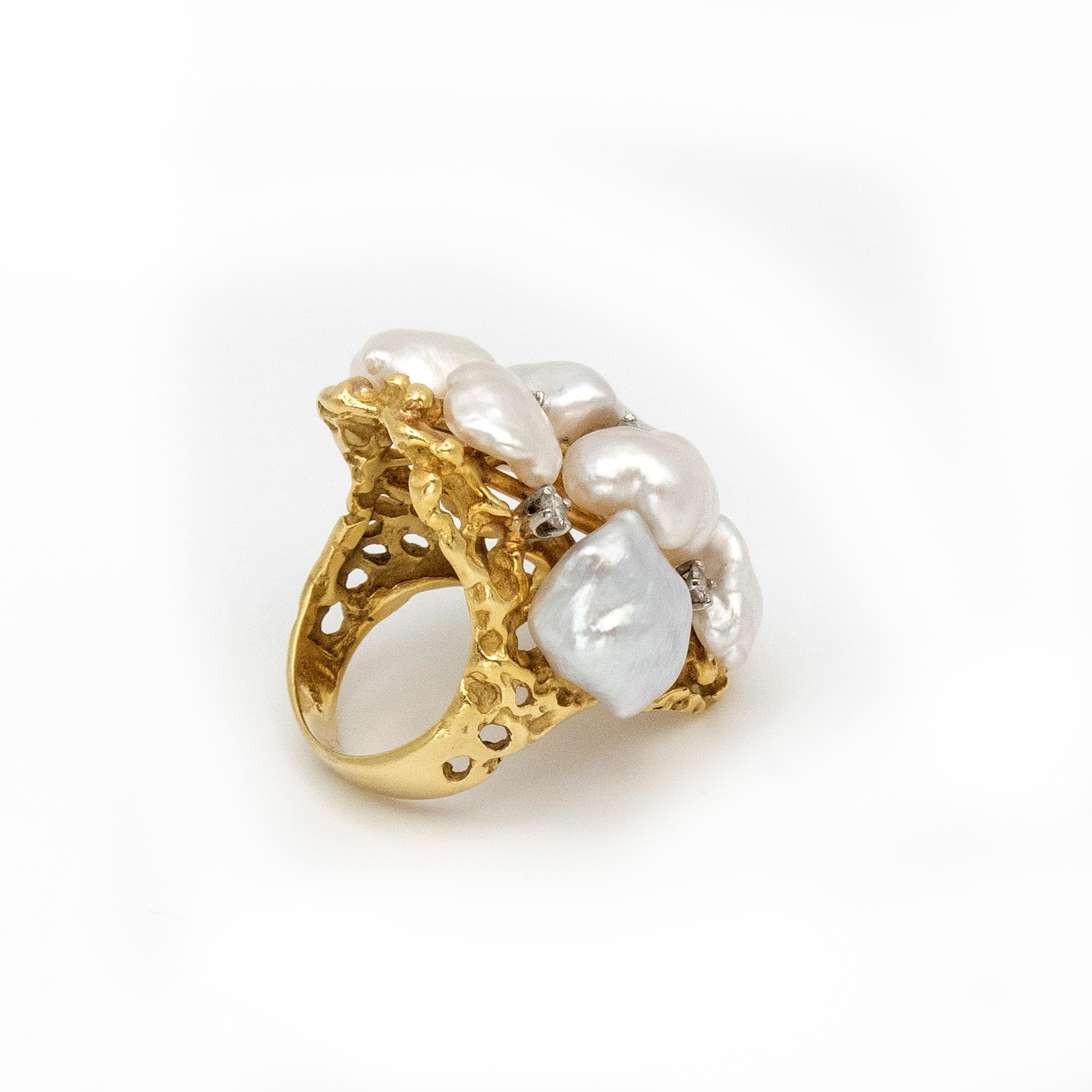 Vintage CELLINO 18K Diamond Baroque Pearl Cocktail Ring en vente 3