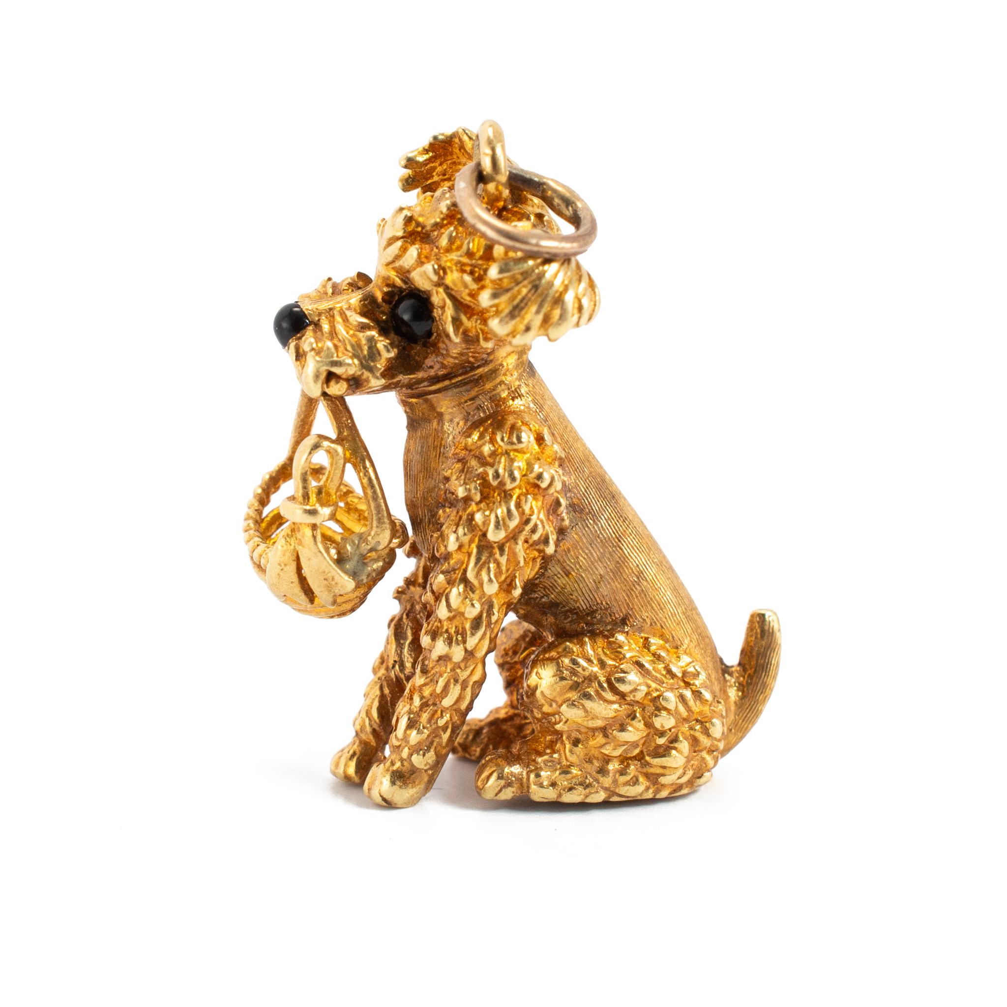 Marque : Cellino

Genre : Femmes

Type de métal : Or jaune 18K 

Longueur : 1.00 pouces

Poids : 13,84 grammes

Signé Cellino Pendentif en or jaune 18K gravé à la main, animal, onyx, dog tag vintage.  Gravé 