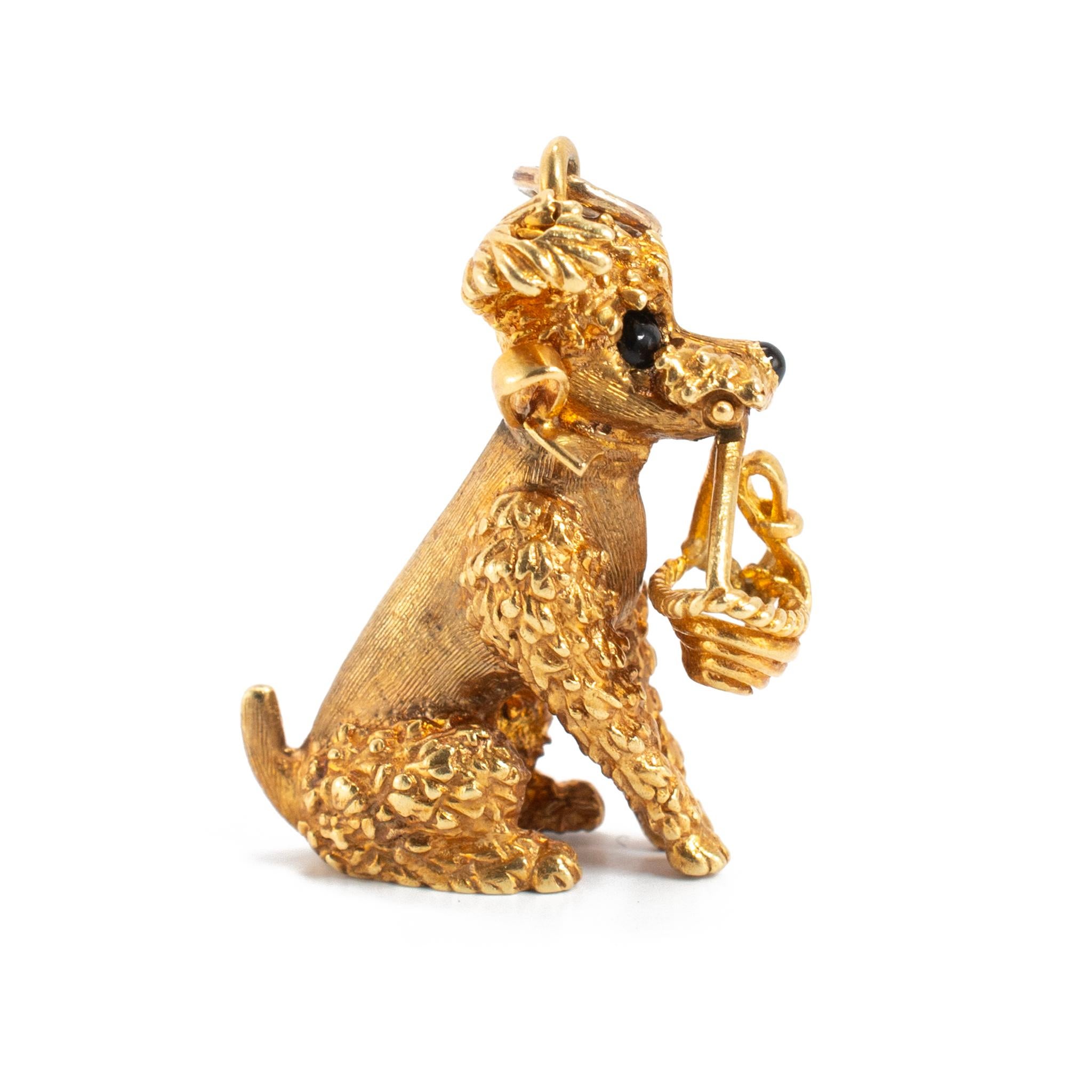 Taille ronde Vintage Cellino Or jaune 18K Onyx Schnauzer Poodle Dog Charm Pendentif en vente