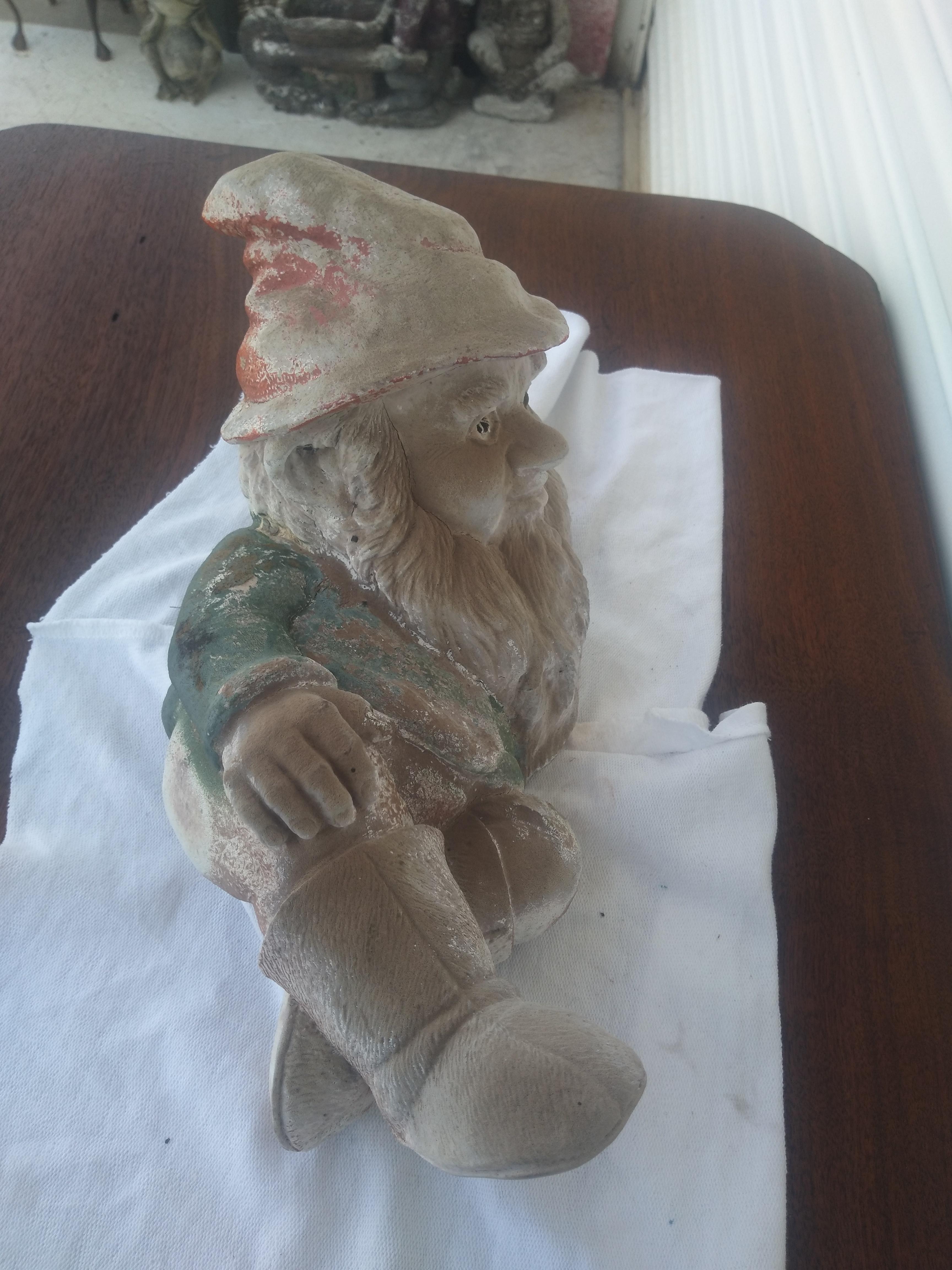 Estatua de jardín de gnomo perezoso de fundición de cemento vintage Vaciado en venta