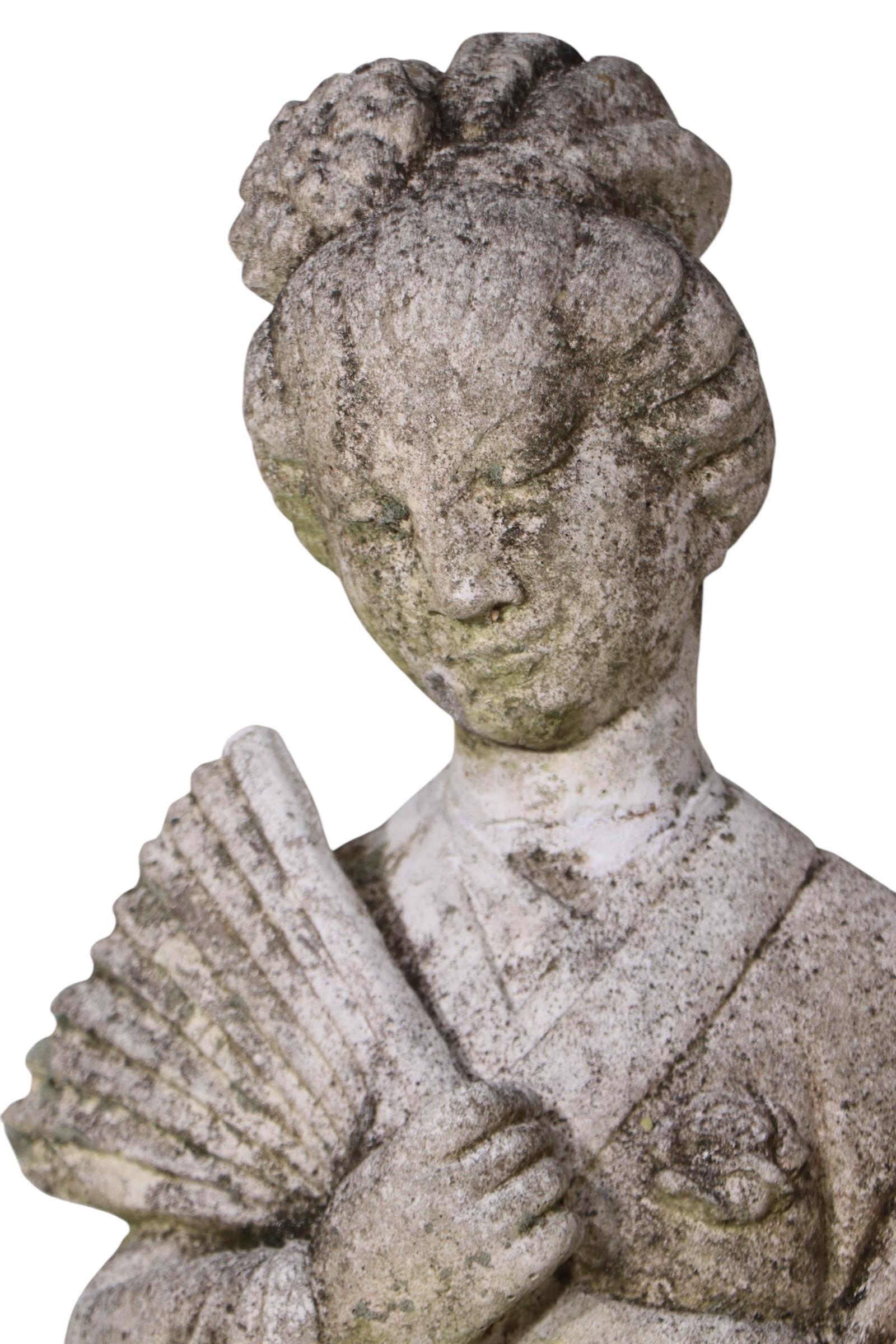Statue de jeune fille Geisha vintage en ciment deux disponibles en vente 9
