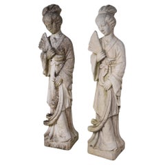 Statue de jeune fille Geisha vintage en ciment deux disponibles