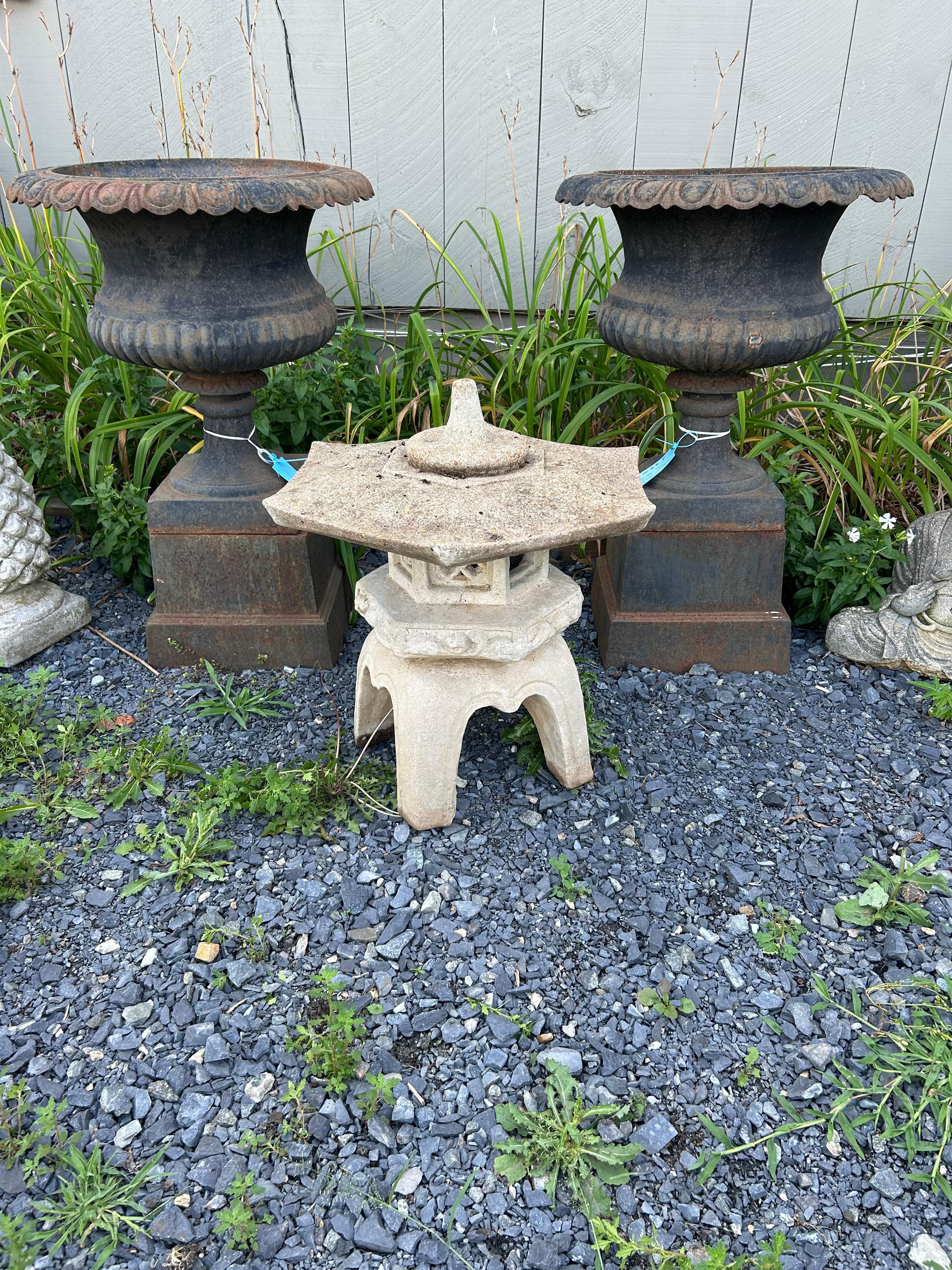 Vintage Cement Japanese Yukimi Gaga Ishidoro Pagoda Lantern Garden Sculpture For Sale 3