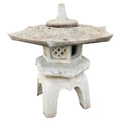 Scultura da giardino in cemento vintage giapponese Yukimi Gaga Ishidoro Pagoda Lanterna