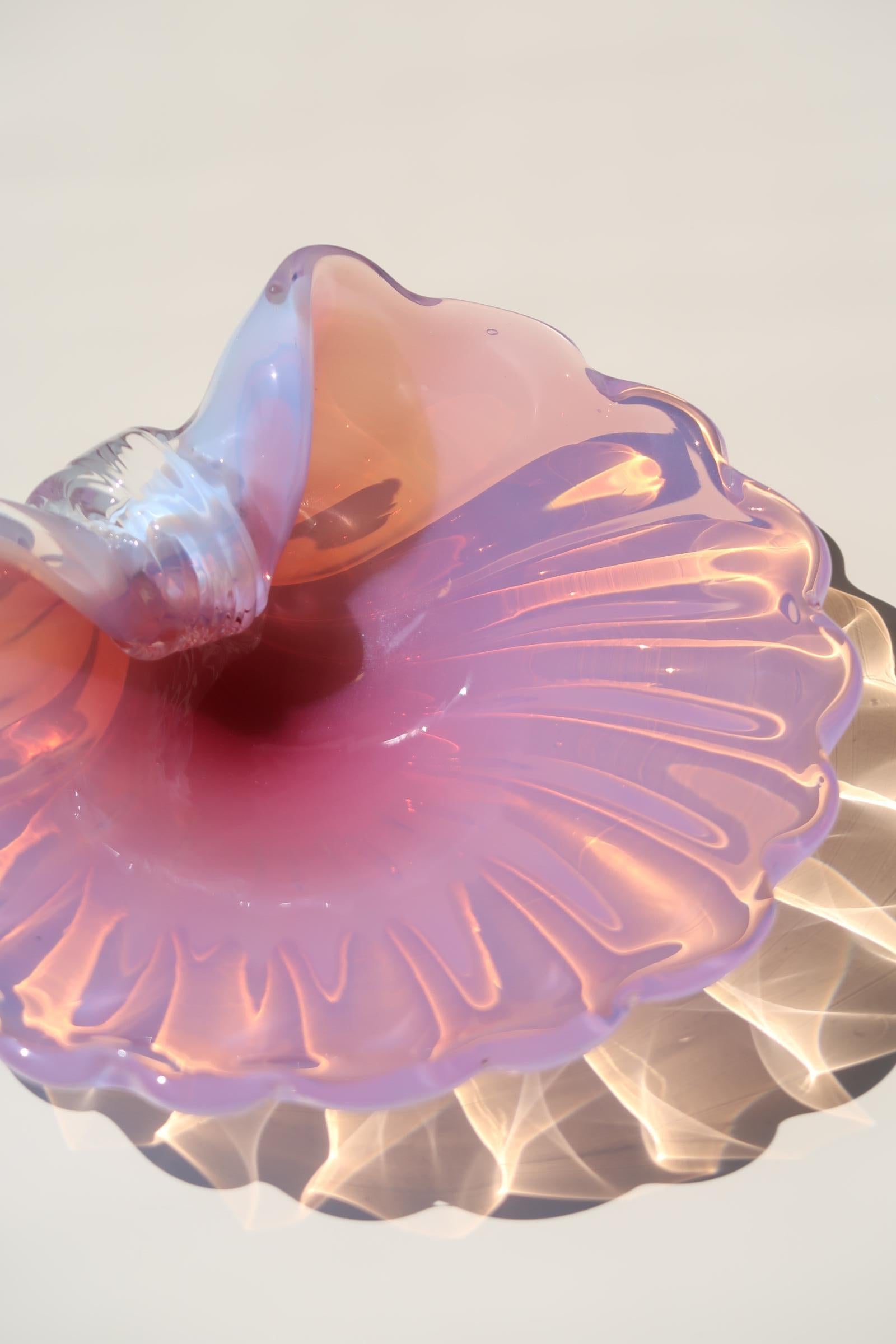 Late 20th Century Vintage Cenedese Signed Murano 1970 Purple Pink Opal Shell Clam Glass Bowl For Sale