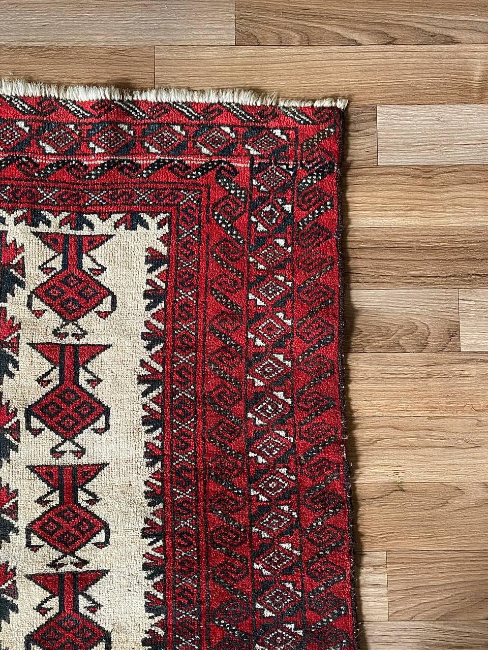 Tapis tribal vintage d'Asie centrale en laine nouée à la main - Yomut Turkmen Design en vente 1