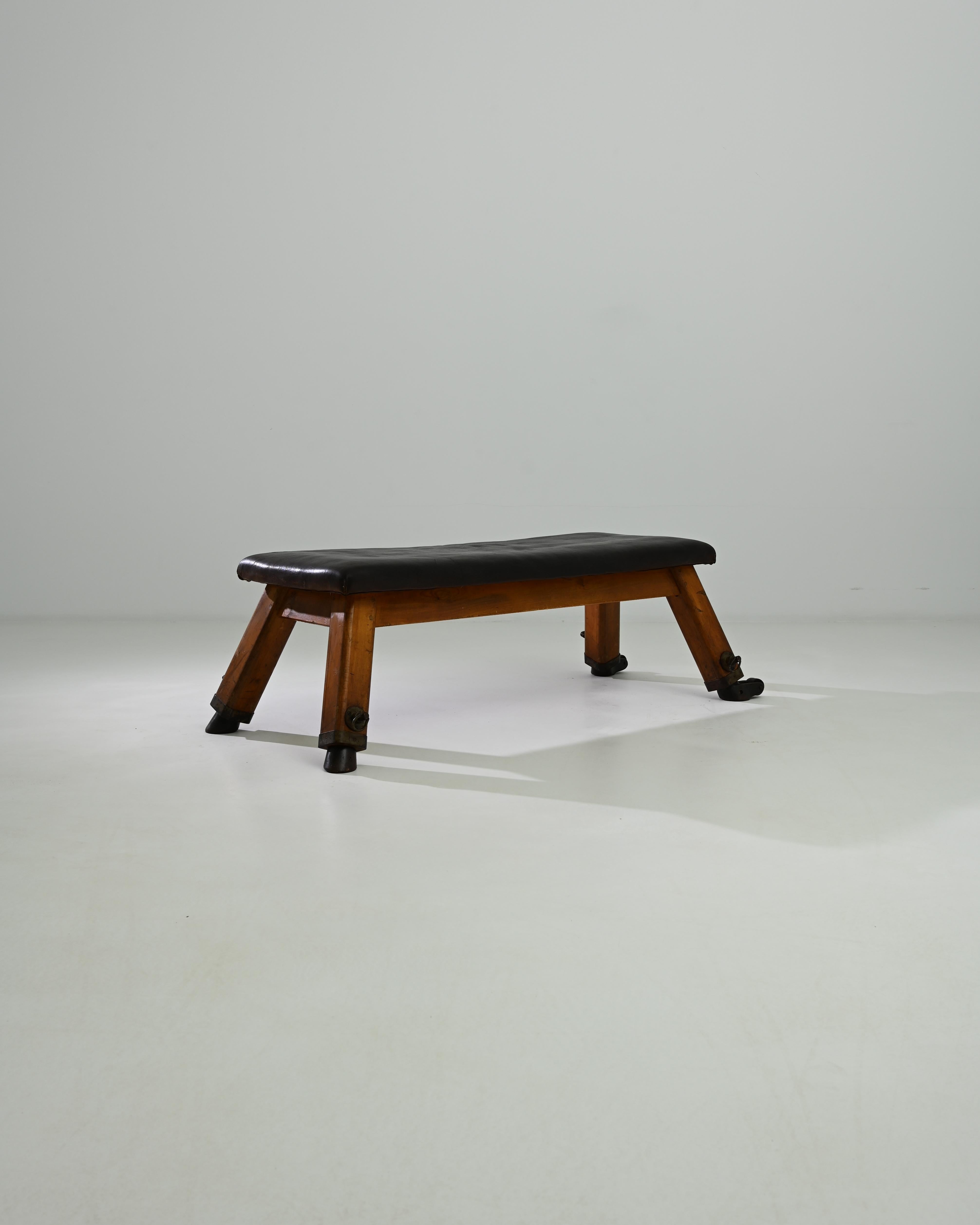 Vintage Central European Leather Pommel Horse In Good Condition In High Point, NC