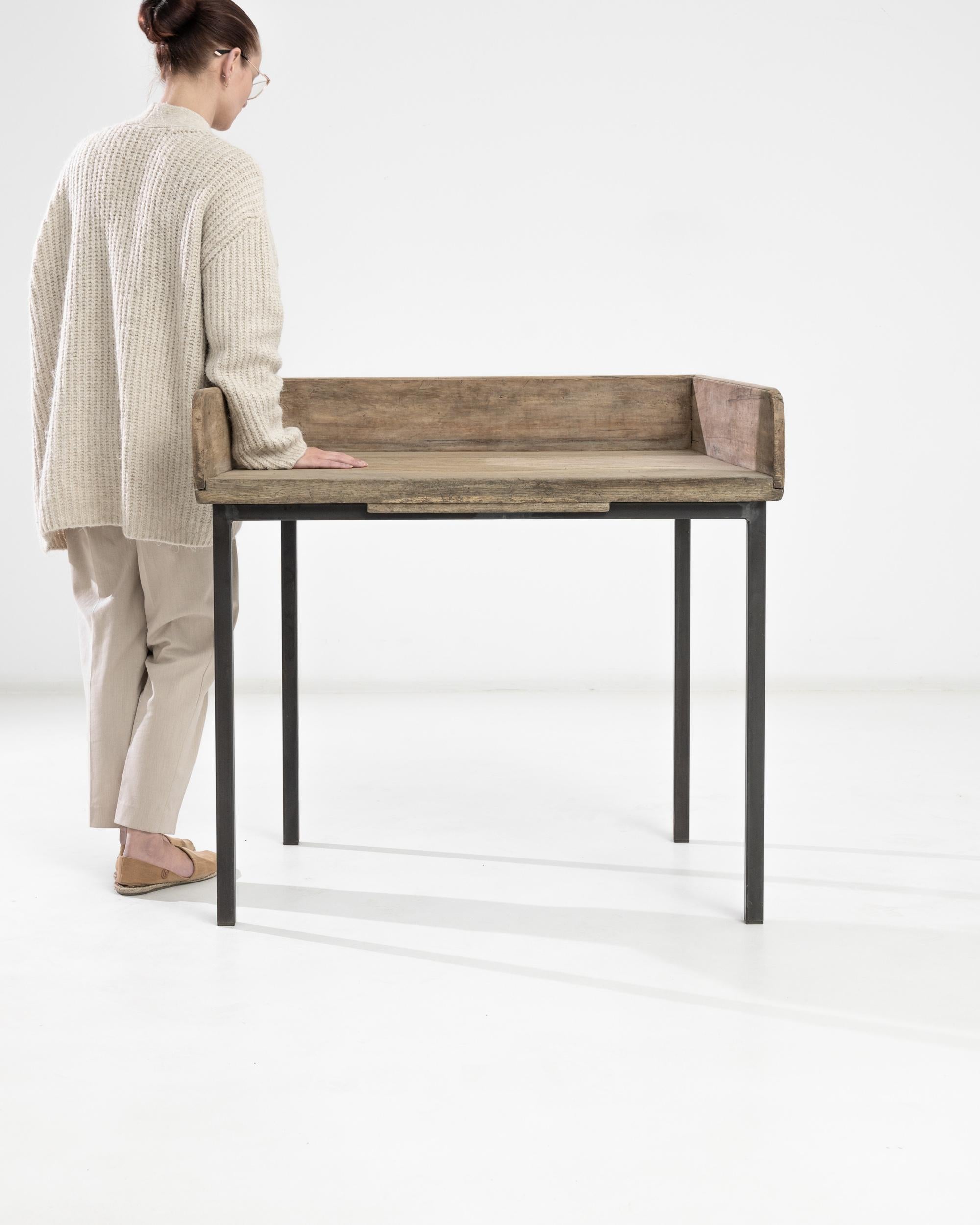 Rustique Vieille table en bois d'Europe centrale en vente
