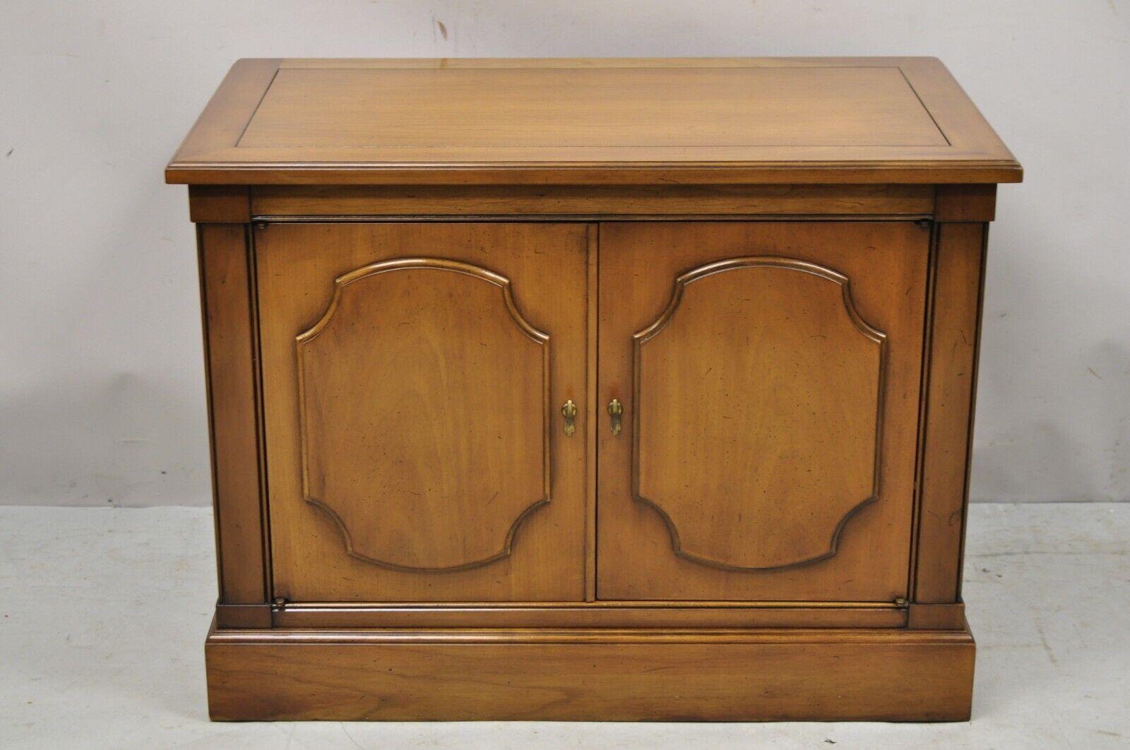 Vintage Century Furniture Hollywood Regency 2 Door Walnut Record Console Cabinet For Sale 5