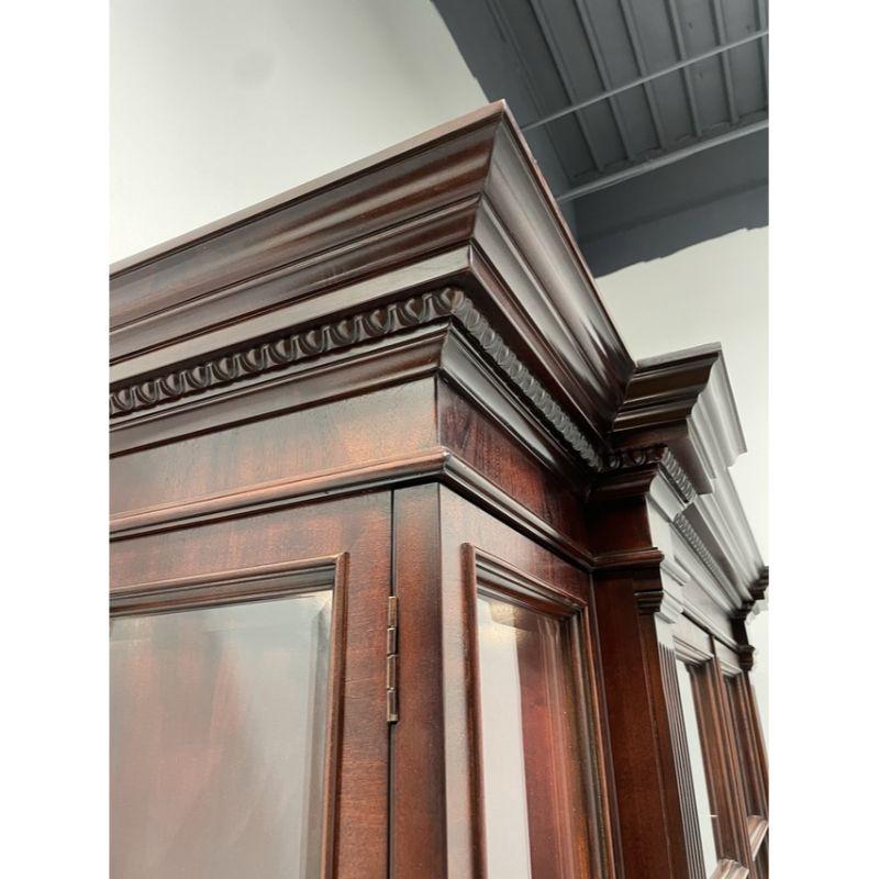 CENTURY Mahogany Traditional Breakfront China Cabinet In Good Condition In Charlotte, NC