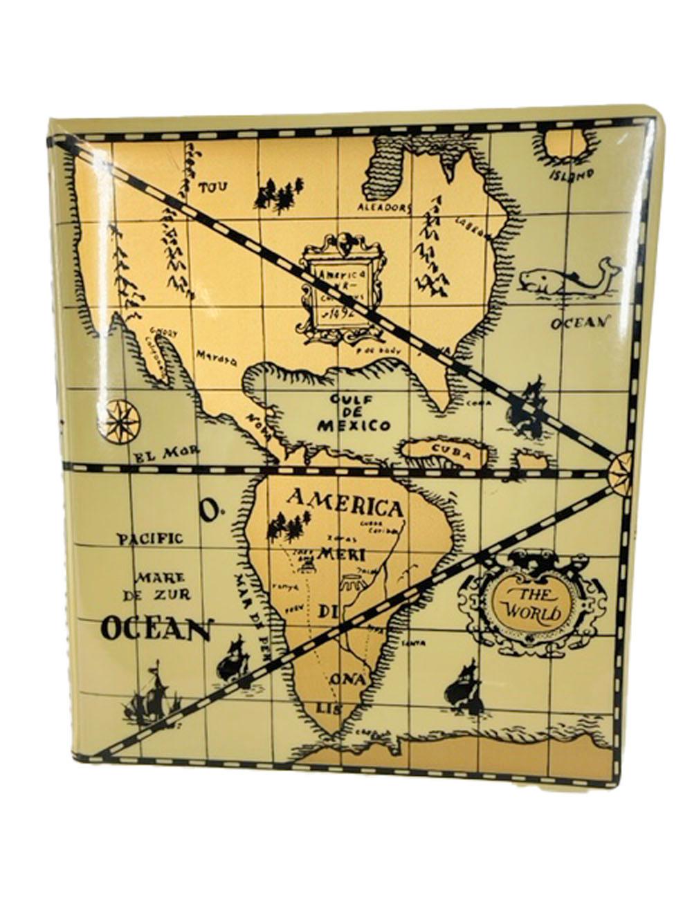 Plastique Planche à fromage vintage Cera Old World Map, en forme de livre, World of Cheese en vente