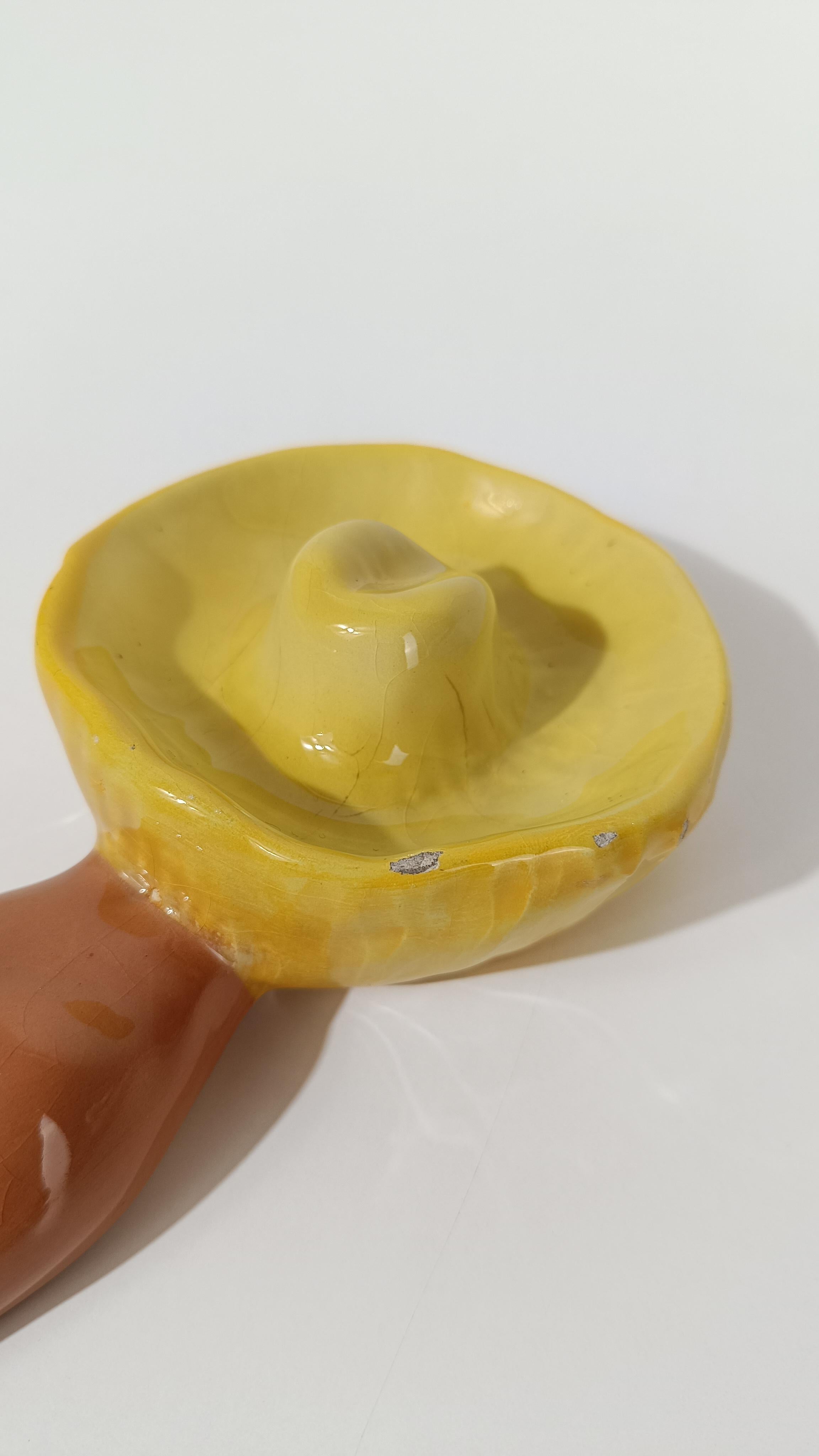 Vintage Ceramic Ashtray in the Shape of a Pin Up Girl with Sombrero, Italy 1950s For Sale 4