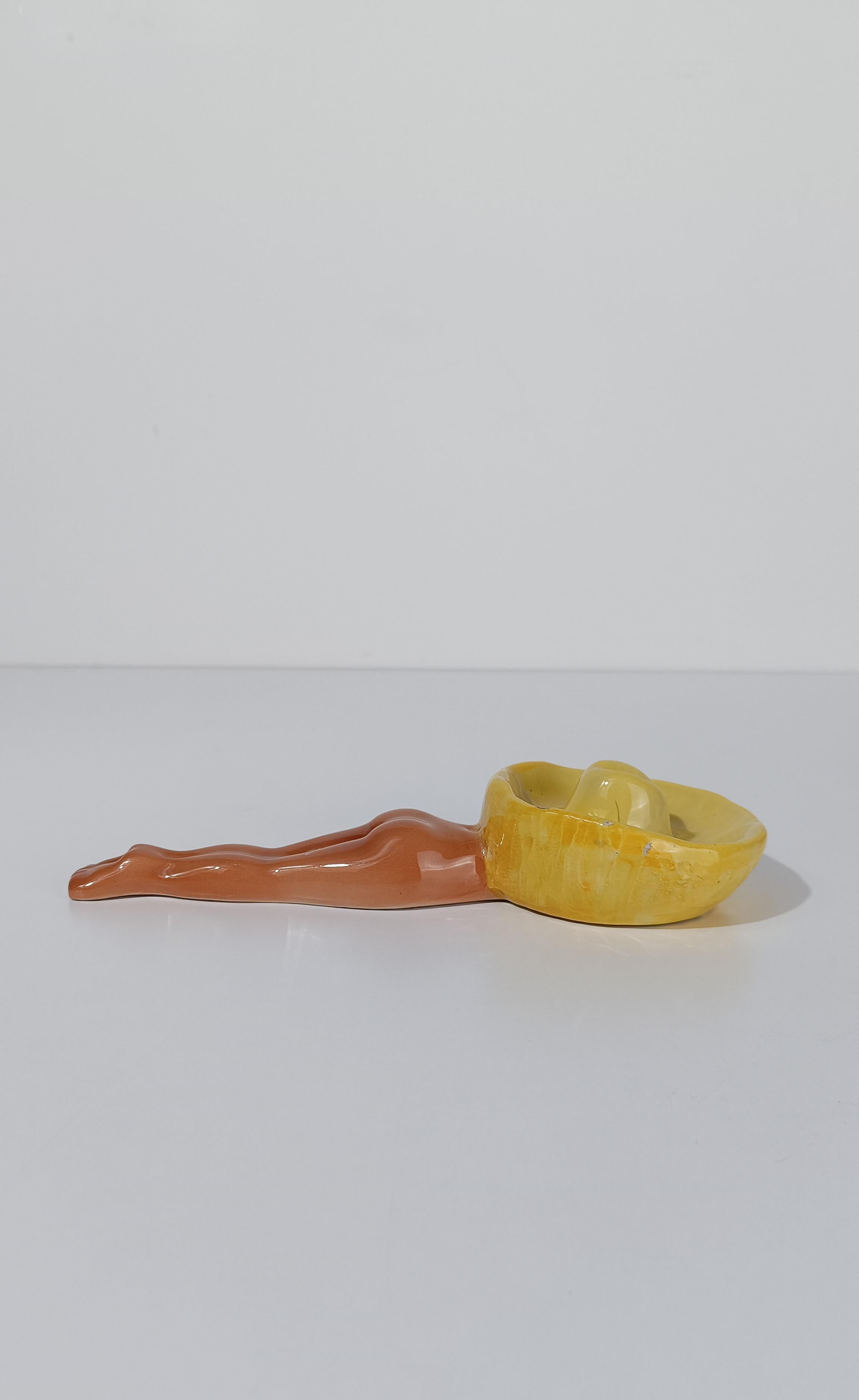 Vintage Ceramic Ashtray in the Shape of a Pin Up Girl with Sombrero, Italy 1950s For Sale 6