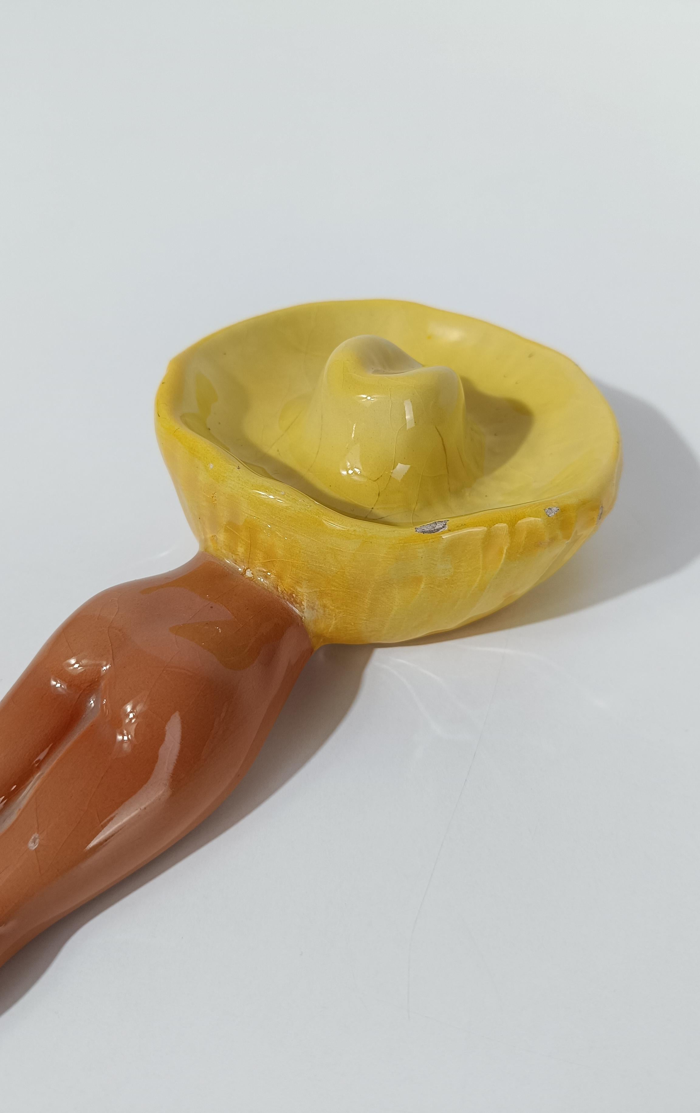 Vintage Ceramic Ashtray in the Shape of a Pin Up Girl with Sombrero, Italy 1950s For Sale 3