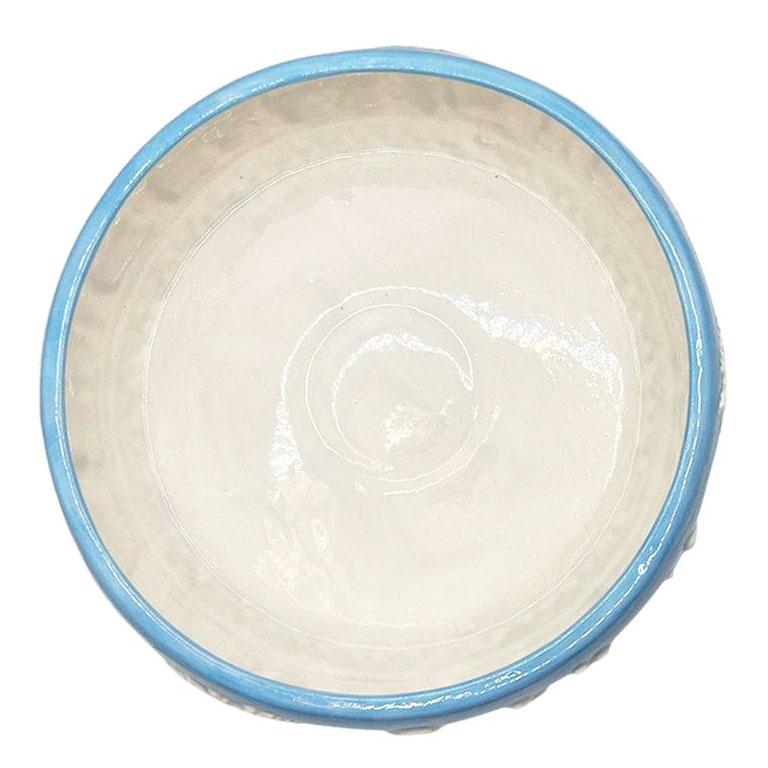 Plato Cubierto Decorativo Vintage de Cerámica Azul Bebé con Tapa y Figuras Blancas en Bueno estado para la venta en Oklahoma City, OK