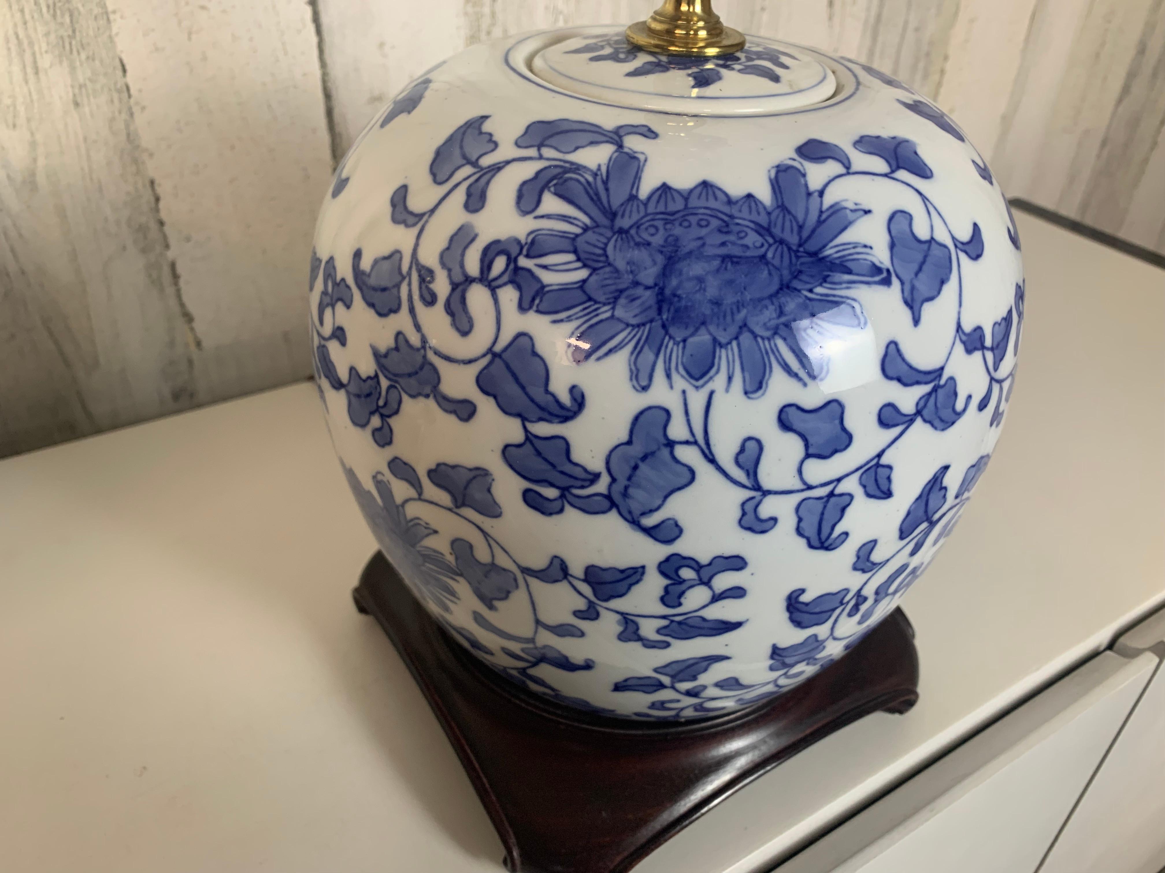 Vintage Ceramic Blue and White Ginger Jar Lamps Made in Hong Kong For Sale 3