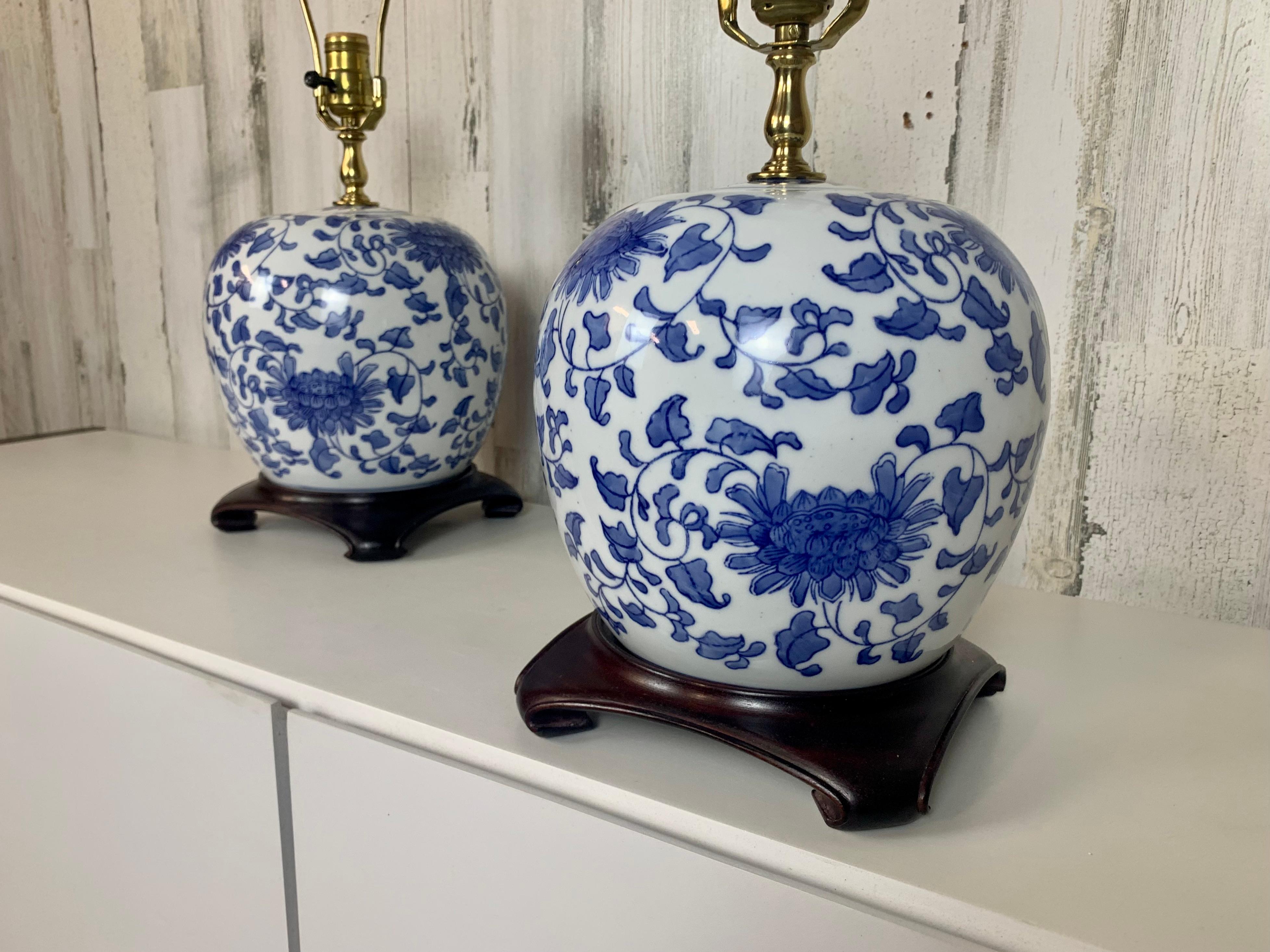 Vintage Ceramic Blue and White Ginger Jar Lamps Made in Hong Kong For Sale 8