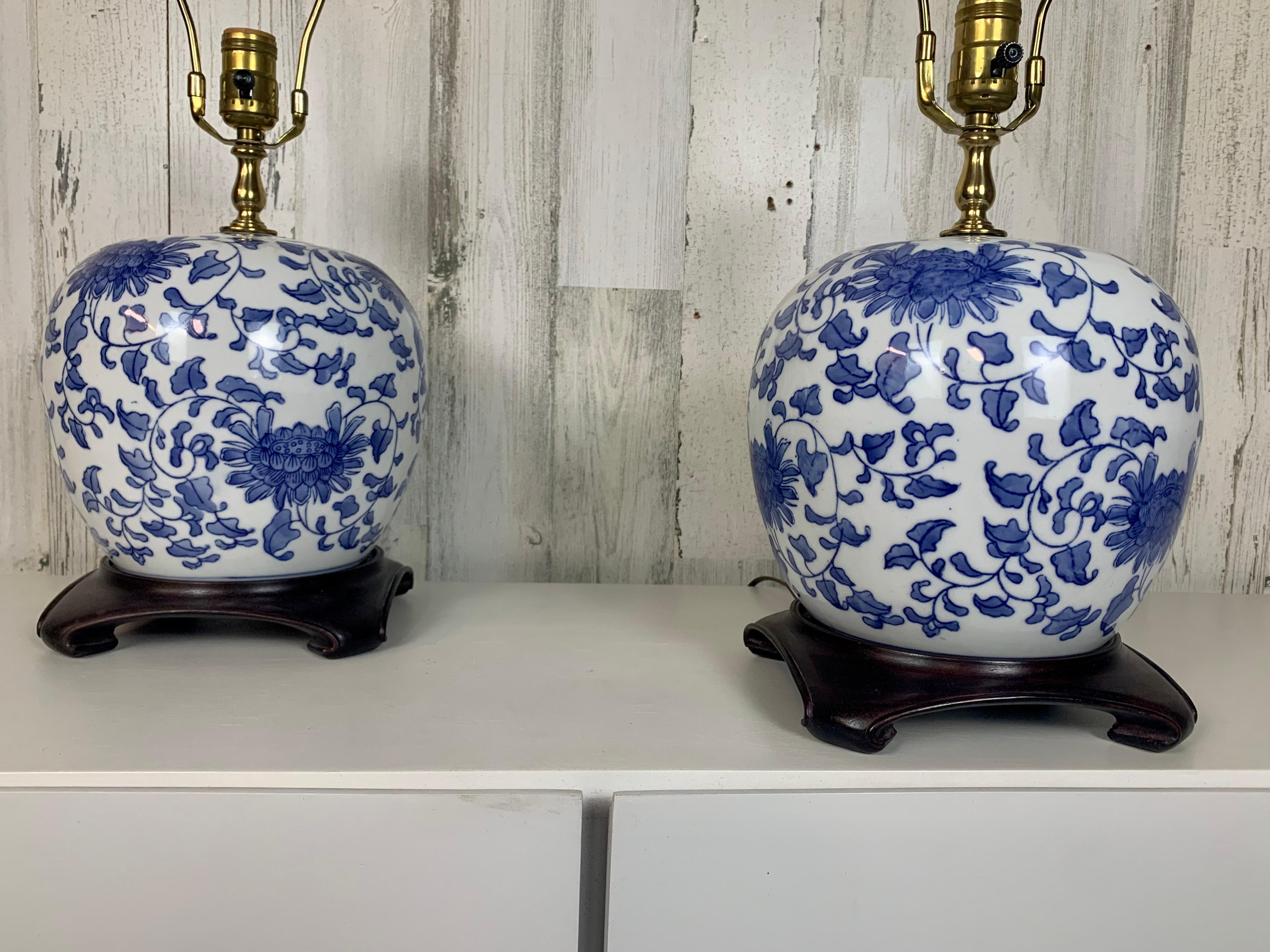Brass Vintage Ceramic Blue and White Ginger Jar Lamps Made in Hong Kong For Sale