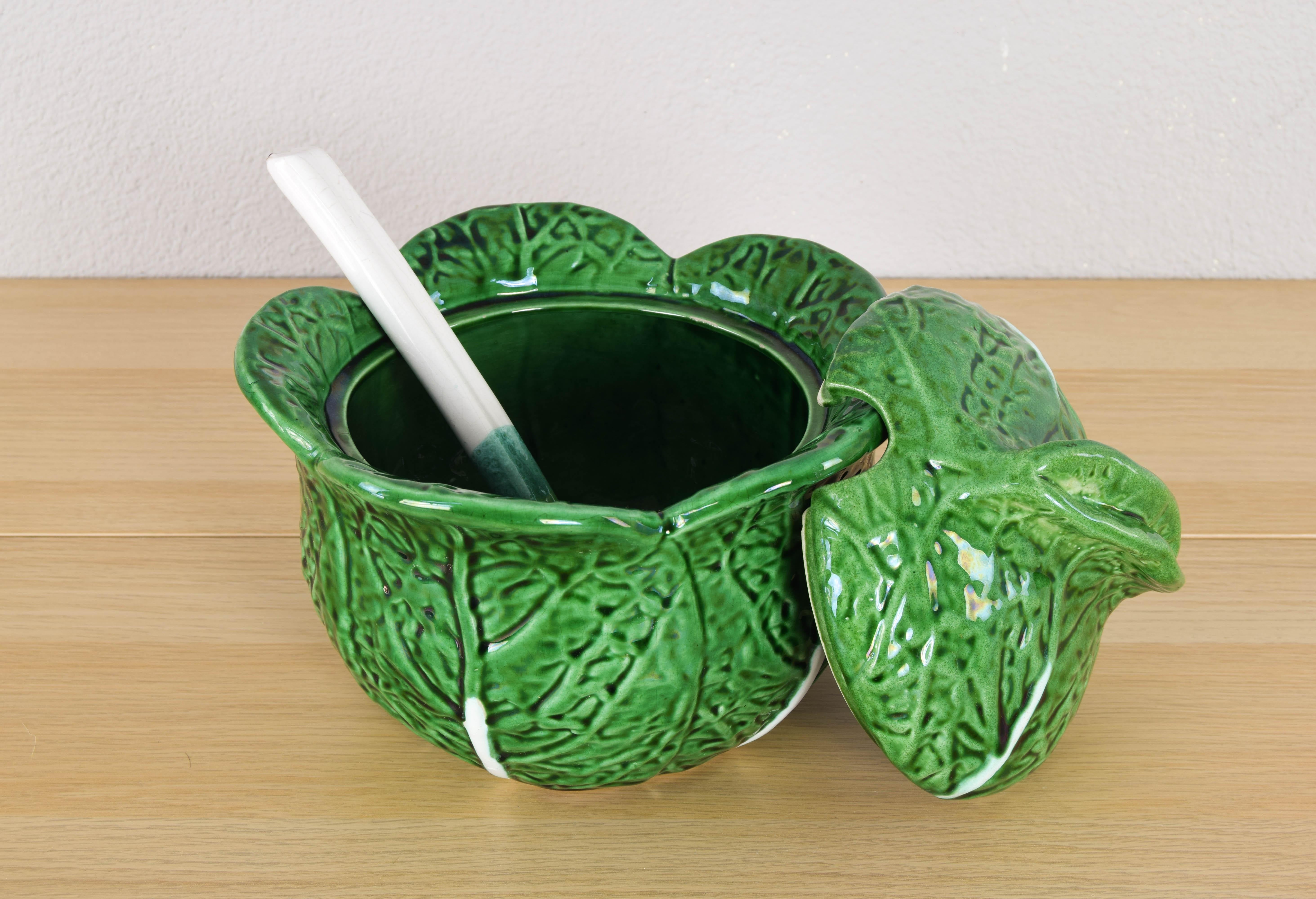 Vintage Ceramic Bordallo Pinheiro Cabbage Tureen Bowl, Portugal 60s In Good Condition For Sale In Escalona, Toledo
