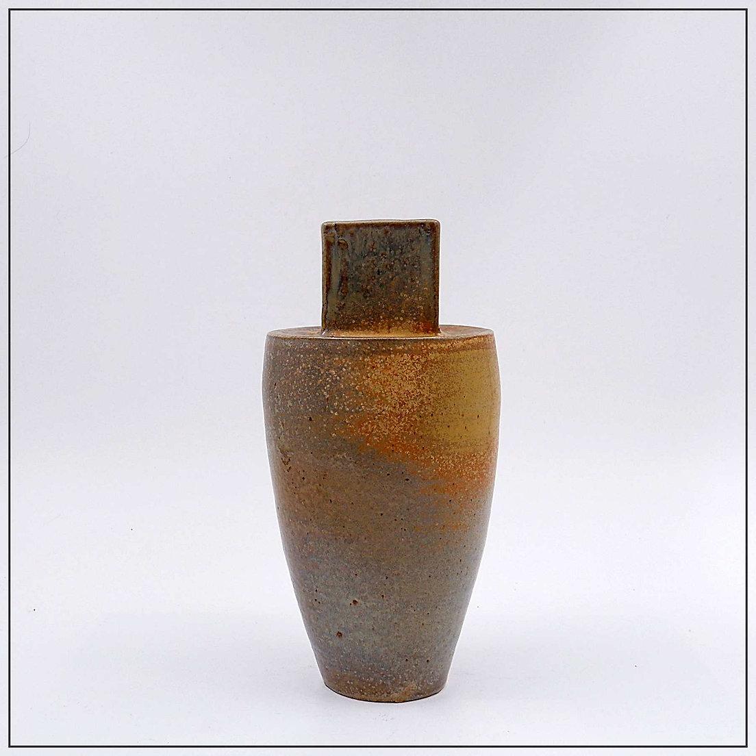 Vaso di bottiglia in ceramica vintage con timbro 