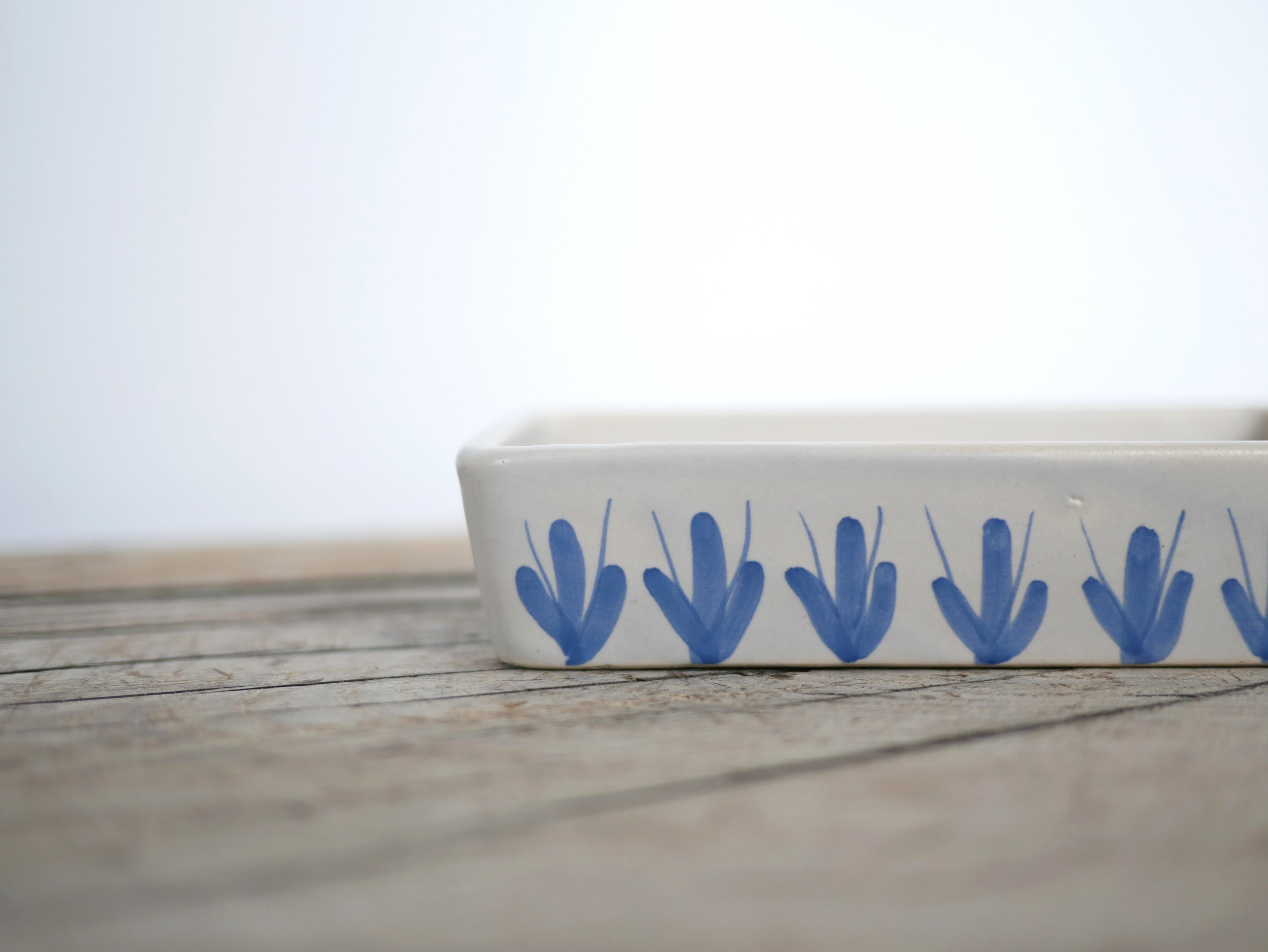 Ceramic bowl designed by Le Pot de Terre pottery in Flayosc, France in the 1960s.

With its modern shape and mineral color, it will be perfect in a natural, refined and delicate decoration.
Tableware with timeless and authentic charm that will blend