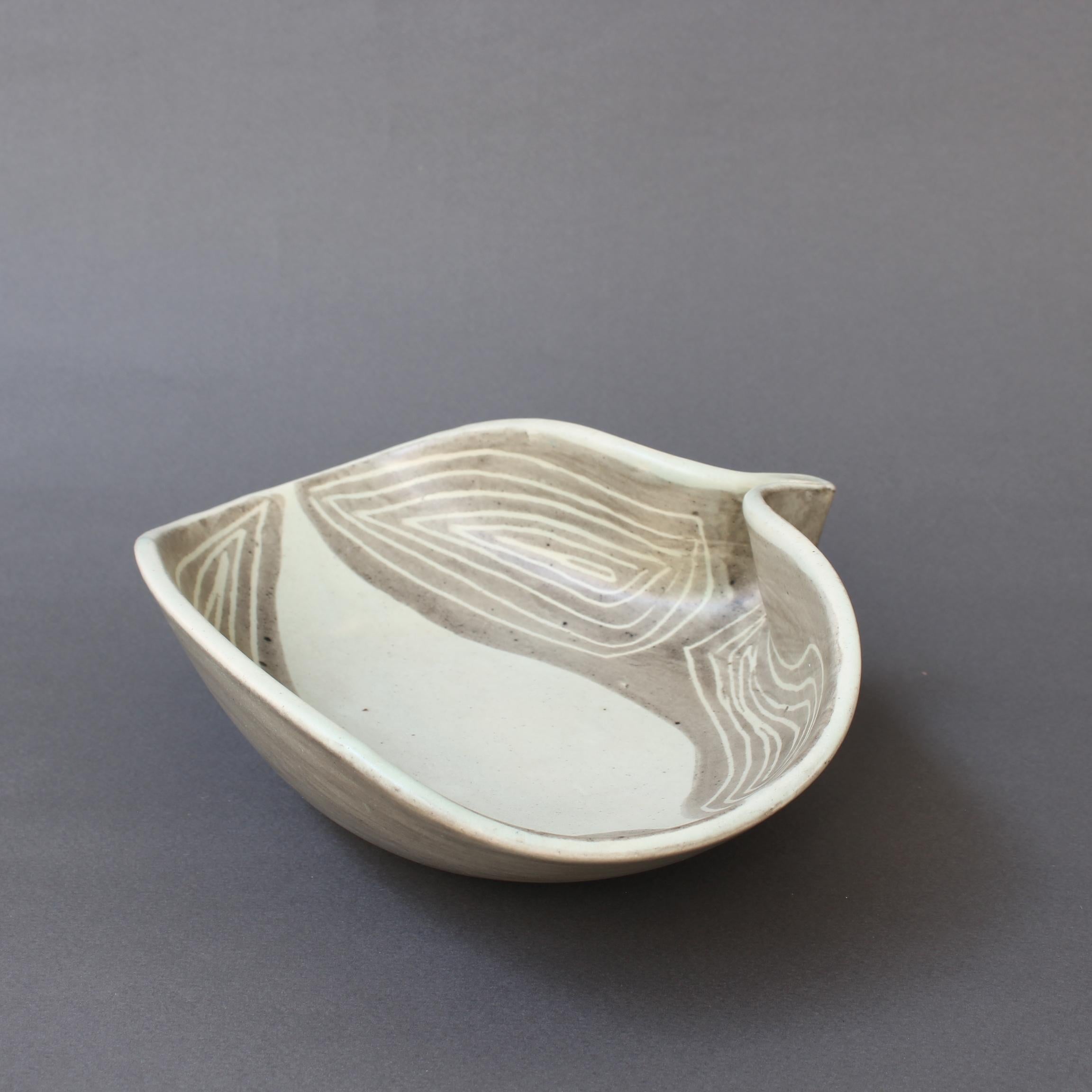 Vintage Ceramic Bowl with Pinch-Grip by Mado Jolain 'circa 1960s' 4