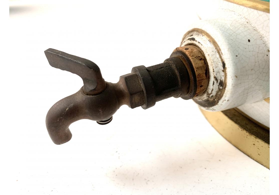 Pichet à eau-de-vie vintage en céramique monté en lampe en vente 4